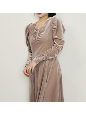 【オル/Olu】のフロントギャザーベロアワンピース 人気、トレンドファッション・服の通販 founy(ファニー) ファッション Fashion レディースファッション Fashion for Women ワンピース Dresses ギャザー Gathered, Ruffled ストレッチ Stretch, Stretchy Fabric タイツ Tights, Legwear ドレープ Drape, Draping Fabric フェミニン Feminine, Girly フロント Front, Front Design ベロア Velour, Soft Velvet ホリデーシーズン Holiday Season 冬 Winter / This Winter |ID:prp329100004805587