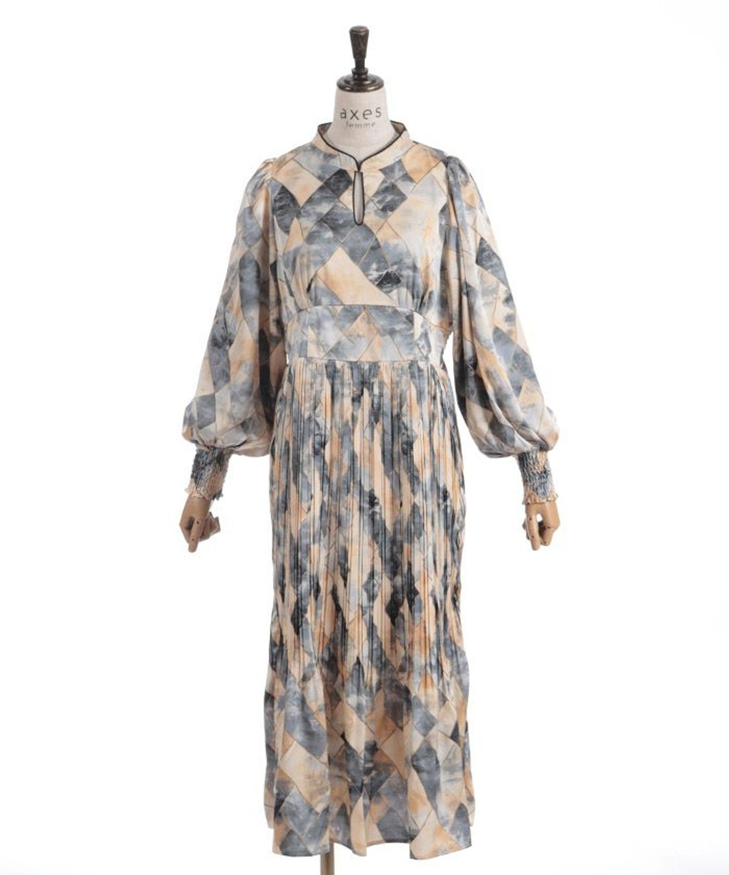 【アクシーズファム/axes femme】のプリーツ切替総柄ワンピース インテリア・キッズ・メンズ・レディースファッション・服の通販 founy(ファニー) ファッション Fashion レディースファッション Fashion for Women ワンピース Dresses シンプル Simple, Minimal スリーブ Sleeve, Long Sleeve / Short Sleeve バランス Balance, Style Balance プリーツ Pleats, Pleated 切替 Switching, Contrast Panel 黒|ID: prp329100004805602 ipo3291000000034870735