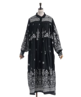 【アクシーズファム/axes femme】の総柄ティアードワンピース 人気、トレンドファッション・服の通販 founy(ファニー) ファッション Fashion レディースファッション Fashion for Women ワンピース Dresses シンプル Simple, Minimal スニーカー Sneakers, Trainers ティアード Tiered, Tiered Style ティアードワンピース Tiered Dress, Flared Dress ロング Long, Long-Length エレガント 上品 Elegant 切替 Switching, Contrast Panel |ID:prp329100004805603