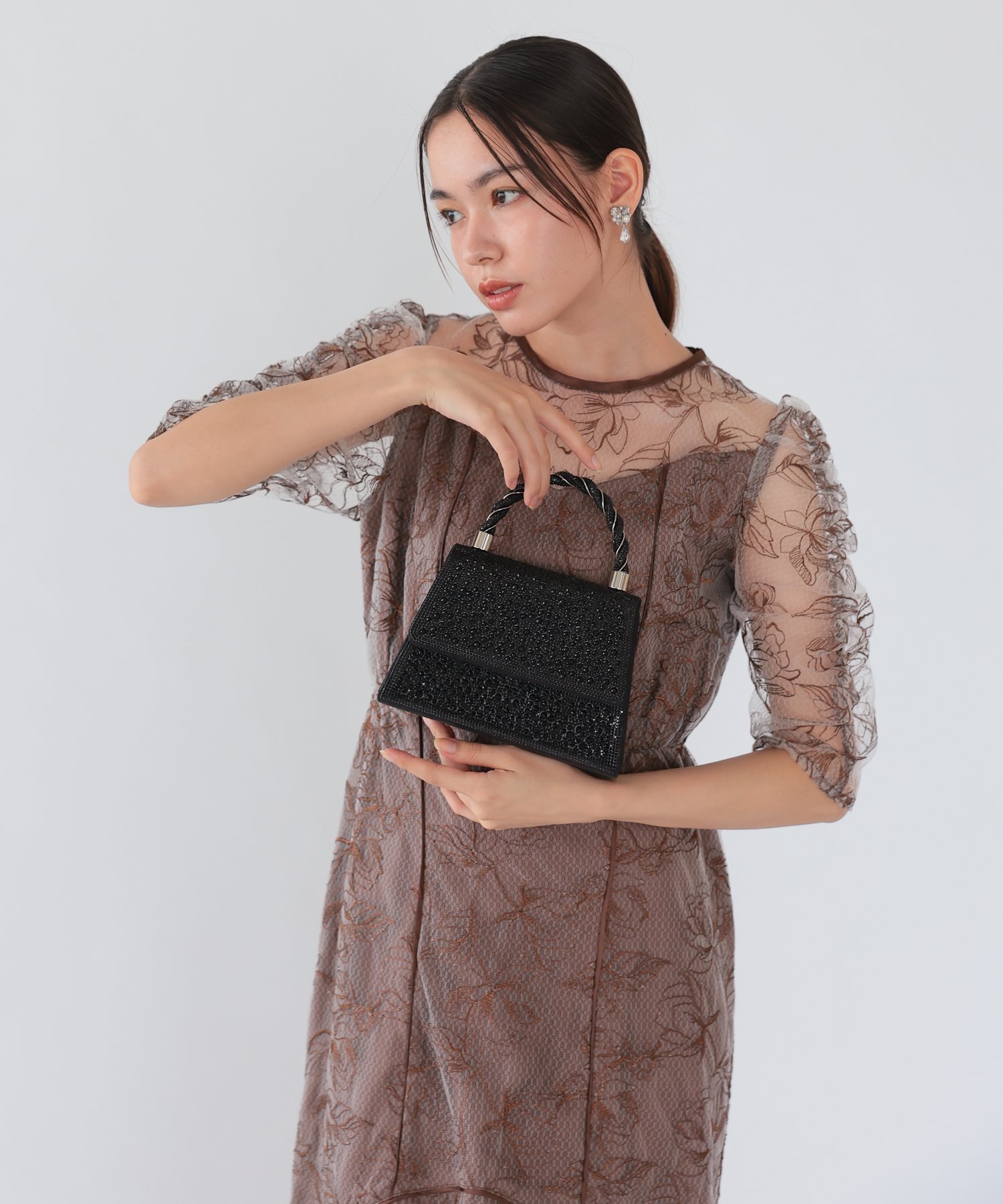 【ハレモード/haremode】の刺繍チュールロングドレス インテリア・キッズ・メンズ・レディースファッション・服の通販 founy(ファニー) 　ファッション　Fashion　レディースファッション　Fashion for Women　ワンピース　Dresses　フォーマル・パーティードレス・結婚式用ドレス　Elegant & Casual Dresses　スリーブ　Sleeve, Long Sleeve / Short Sleeve　チュール　Tulip, Tulip Motif　デコルテ　Décolleté, Neckline　ドレス　Dress, One-Piece　フェミニン　Feminine, Girly　マーメイド　Mermaid, Fishtail Silhouette　ロング　Long, Long-Length　おすすめ　Recommended / Our Picks　エレガント 上品　Elegant　結婚式　Wedding　披露宴　Wedding Reception　二次会　After Party　ブラウン|ID: prp329100004805606 ipo3291000000034870756