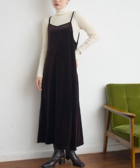 【レトロガール/RETRO GIRL】のベロアキャミOP 人気、トレンドファッション・服の通販 founy(ファニー) ファッション Fashion レディースファッション Fashion for Women トップス・カットソー Cut & Sew Tops キャミソール&ノースリーブ Camisoles & Sleeveless Tops ベロアトップス Velour Tops / Velvet-Look Items カーディガン Cardigan, Knitwear キャミワンピース Cami Dress, Slip Dress スリット Slit, Slit Detail トレンド Trend, Trending Now ベロア Velour, Soft Velvet ベーシック Basic, Essential エレガント 上品 Elegant 冬 Winter / This Winter 秋 Autumn |ID:prp329100004805640