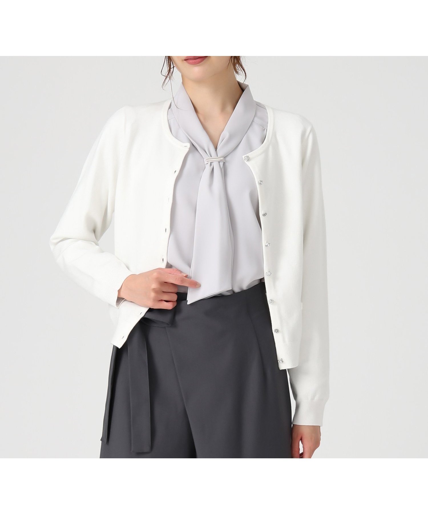 【ミッシュマッシュ/MISCH MASCH】のMM548406 ベーシックビジュー釦ポケットカーディガン インテリア・キッズ・メンズ・レディースファッション・服の通販 founy(ファニー) 　ファッション　Fashion　レディースファッション　Fashion for Women　トップス・カットソー　Cut & Sew Tops　カーディガン・羽織り　Layered Style Cardigans　カーディガン　Cardigan, Knitwear　コンパクト　Compact, Small Size　ビジュー　Bijou, Jewel-like Accent　フロント　Front, Front Design　ベーシック　Basic, Essential　ポケット　Pocket, Pocket Detail　ロング　Long, Long-Length　ホワイト|ID: prp329100004805706 ipo3291000000034871673