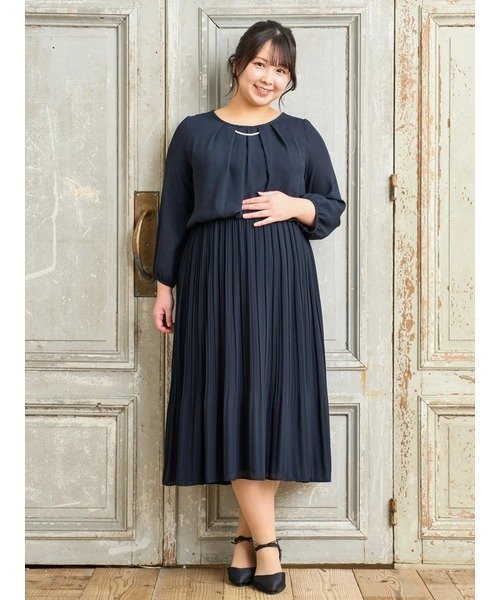 【ジェイ アンド シュプール/Re J&SUPURE】のパールアクセサリー付きプリーツワンピース インテリア・キッズ・メンズ・レディースファッション・服の通販 founy(ファニー) ファッション Fashion レディースファッション Fashion for Women ワンピース Dresses アクセサリー Fashion Accessories エレガント 上品 Elegant オケージョン Occasion Wear カーディガン Cardigan, Knitwear シアー Sheer, See-Through ジャケット Jacket, Outerwear スマート Smart, Elegant パール Pearl, Pearl Accent フロント Front, Front Design プリーツ Pleats, Pleated ポケット Pocket, Pocket Detail ワンポイント One Point, Statement Accent 紺|ID: prp329100004805723 ipo3291000000034871842