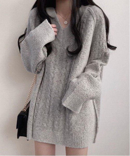 【チェルカ/CERCA】のNia/ケーブル編み Vネックミニニットワンピース 《今季注目のブラウンが新登場》 インテリア・キッズ・メンズ・レディースファッション・服の通販 founy(ファニー) 　ファッション　Fashion　レディースファッション　Fashion for Women　ワンピース　Dresses　ニットワンピース　Knit Dresses　ガーリー　Girly, Feminine Style　今季　This Season, Current Season　ストッキング　Stockings, Sheer Tights　ソックス　Socks, Hosiery　ルーズ　Loose, Oversized　レース　Lace, Lace Fabric　ロング　Long, Long-Length　再入荷　Restock / Back in Stock　グレー|ID: prp329100004805756 ipo3291000000034872142