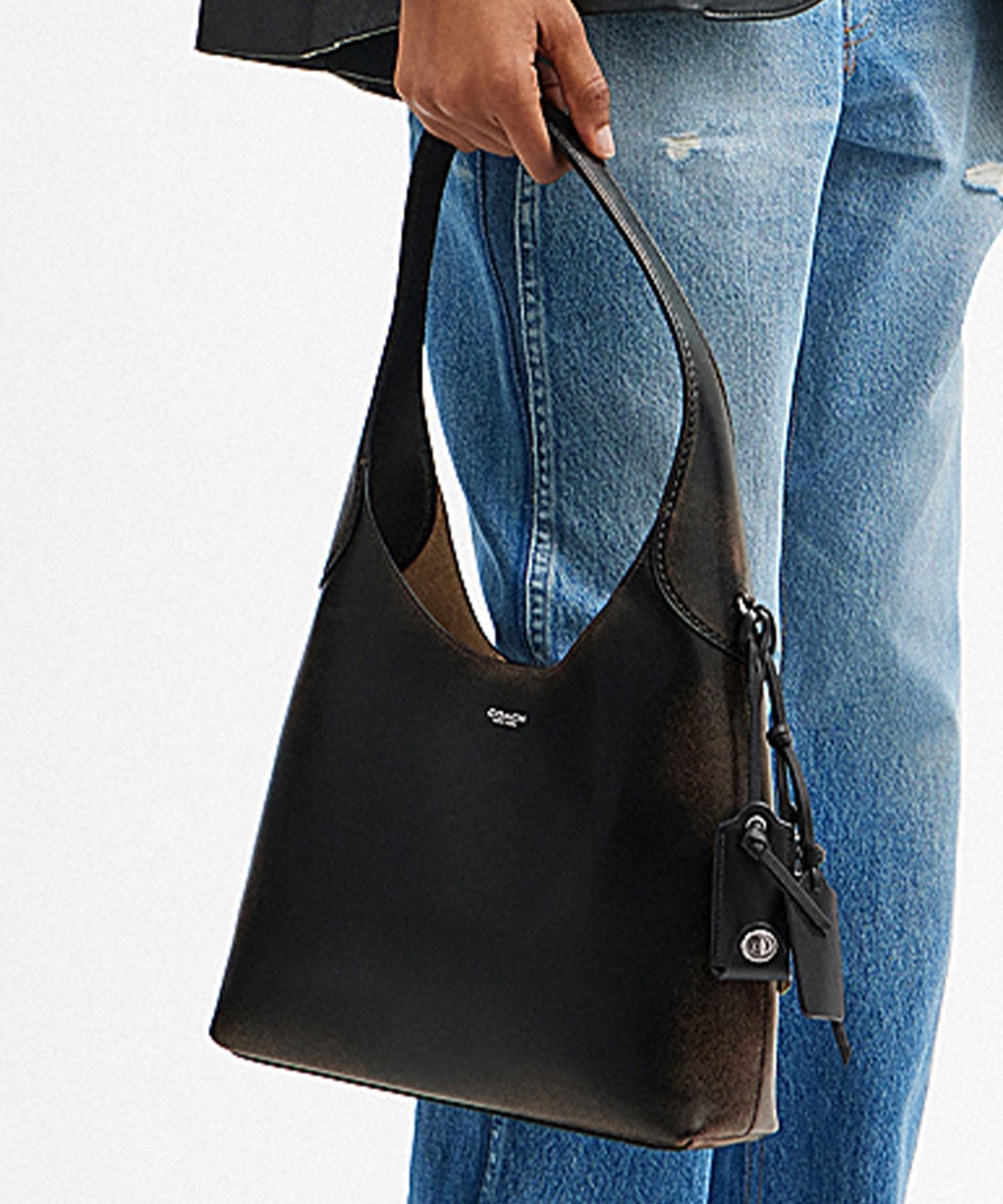 【コーチ/COACH】の【公式】ブルックリン ショルダー バッグ 28・ラブド レザー インテリア・キッズ・メンズ・レディースファッション・服の通販 founy(ファニー) ファッション Fashion レディースファッション Fashion for Women エレガント 上品 Elegant ヴィンテージ Vintage Style クラシック Classic, Timeless Style ショルダー Shoulder, Shoulder Strap 財布 Wallet, Purse チャーム Charm, Pendant ニューヨーク New York, NYC Style フィット Fit, Slim Fit ポケット Pocket, Pocket Detail マグネット Magnet, Magnetic Closure モダン Modern, Contemporary おすすめ Recommended / Our Picks ギフト プレゼント Gift / Present BLACK|ID: prp329100004805816 ipo3291000000034872799