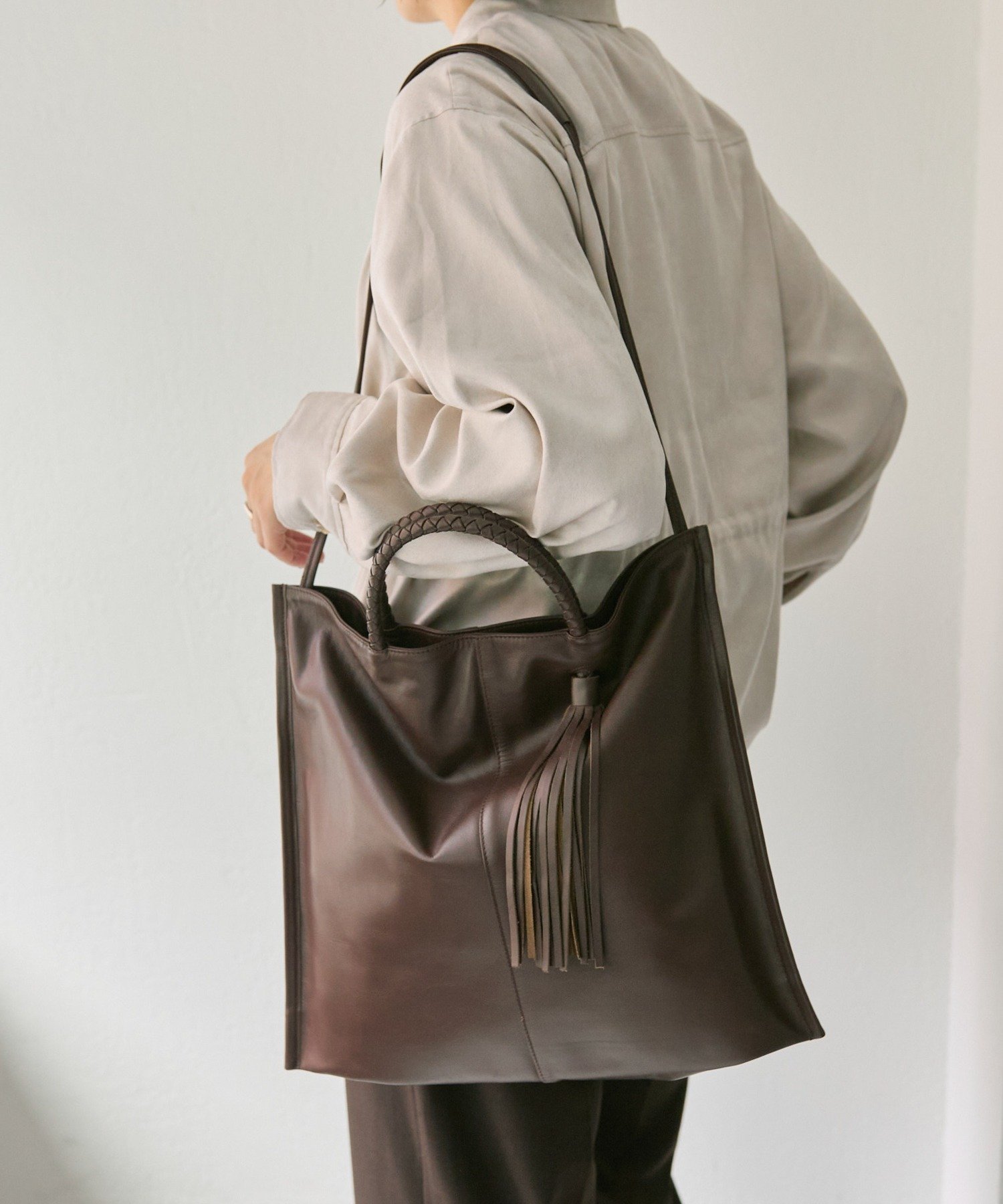 【イア パピヨネ/ear PAPILLONNER】のタッセルトートバッグ《本革/A4サイズ対応》 インテリア・キッズ・メンズ・レディースファッション・服の通販 founy(ファニー) ファッション Fashion レディースファッション Fashion for Women バッグ Bags おすすめ Recommended / Our Picks ショルダー Shoulder, Shoulder Strap シンプル Simple, Minimal スタイリッシュ Stylish, Fashionable スマート Smart, Elegant タッセル Tassel, Fringe ポケット Pocket, Pocket Detail マグネット Magnet, Magnetic Closure ビジネス 仕事 通勤 Business / Work / Commuting ブラウン|ID: prp329100004805882 ipo3291000000034873355