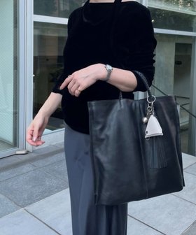 【イア パピヨネ/ear PAPILLONNER】のタッセルトートバッグ《本革/A4サイズ対応》 人気、トレンドファッション・服の通販 founy(ファニー) ファッション Fashion レディースファッション Fashion for Women バッグ Bags おすすめ Recommended / Our Picks ショルダー Shoulder, Shoulder Strap シンプル Simple, Minimal スタイリッシュ Stylish, Fashionable スマート Smart, Elegant タッセル Tassel, Fringe ポケット Pocket, Pocket Detail マグネット Magnet, Magnetic Closure ビジネス 仕事 通勤 Business / Work / Commuting |ID:prp329100004805882