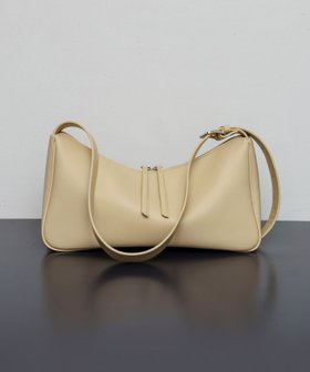 【アダム エ ロペ/ADAM ET ROPE'】の【サステナブル】スプリットレザーミドルショルダーバッグ 人気、トレンドファッション・服の通販 founy(ファニー) ファッション Fashion レディースファッション Fashion for Women バッグ Bags 春 Spring ショルダー Shoulder, Shoulder Strap スマート Smart, Elegant 財布 Wallet, Purse トレンド Trend, Trending Now バランス Balance, Style Balance ポケット Pocket, Pocket Detail ミドル Middle Length, Mid Height S/S・春夏 SS, Spring/Summer, Warm Season 夏 Summer 2025年 2025 2025春夏・S/S Spring/Summer 2025 SS25 |ID:prp329100004805887