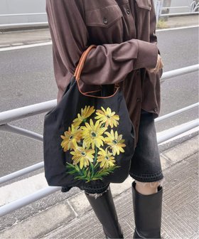 【ジャーナルスタンダード/JOURNAL STANDARD】の別注【BALL CHAIN *TOLIGHT】BAG 人気、トレンドファッション・服の通販 founy(ファニー) ファッション Fashion レディースファッション Fashion for Women バッグ Bags 春 Spring コレクション Collection, Seasonal Line スマート Smart, Elegant 別注 Limited Edition, Custom Order S/S・春夏 SS, Spring/Summer, Warm Season 夏 Summer 2025年 2025 2025-2026秋冬・A/W Autumn/Winter 2025–26 AW25–26 |ID:prp329100004805909