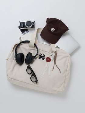 【スナイデル ホーム/SNIDEL HOME】の【WEB限定カラーあり】ビッグボストンバッグ 人気、トレンドファッション・服の通販 founy(ファニー) ファッション Fashion レディースファッション Fashion for Women バッグ Bags おすすめ Recommended / Our Picks コーデュロイ Corduroy, Cord Fabric シンプル Simple, Minimal スマート Smart, Elegant ダブル Double, Double-Breasted チャーム Charm, Pendant ビッグ Big, Oversized フロント Front, Front Design ボストン Boston ボストンバッグ Boston Bag, Retro Bag ポケット Pocket, Pocket Detail ワンポイント One Point, Statement Accent A/W・秋冬 Autumn/Winter ビジネス 仕事 通勤 Business / Work / Commuting |ID:prp329100004805956