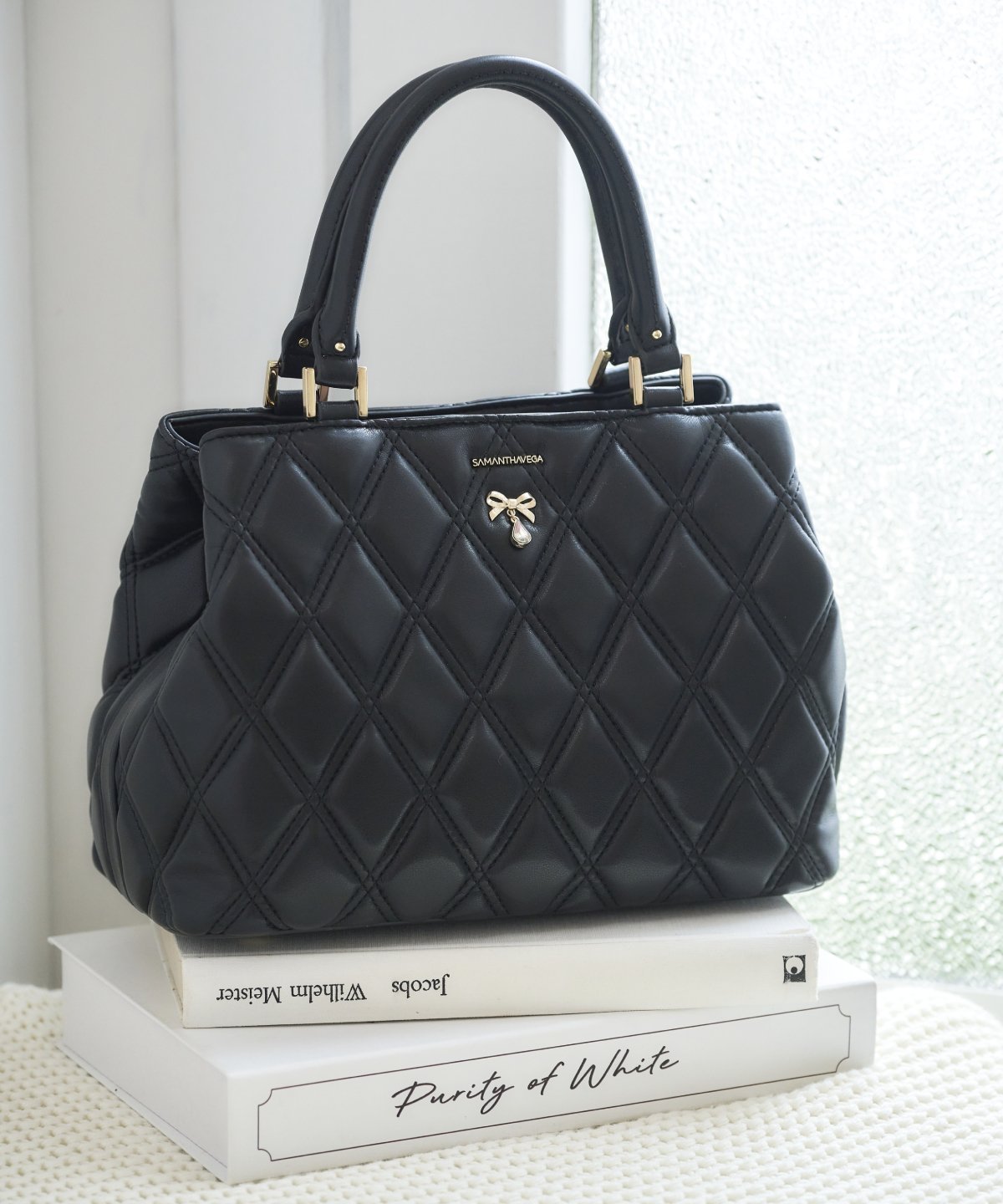 【サマンサ ベガ/SamanthaVega】のスウィングリボン 2WAYハンドバッグ インテリア・キッズ・メンズ・レディースファッション・服の通販 founy(ファニー) ファッション Fashion レディースファッション Fashion for Women バッグ Bags キルティング Quilted, Quilting クリスタル Crystal, Swarovski ストーン Stone, Gem-Like ダブル Double, Double-Breasted フェミニン Feminine, Girly リボン Ribbon, Bow エレガント 上品 Elegant 人気 Popular, Best Seller ビジネス 仕事 通勤 Business / Work / Commuting 財布 Wallet, Purse ブラック|ID: prp329100004806471 ipo3291000000034878190
