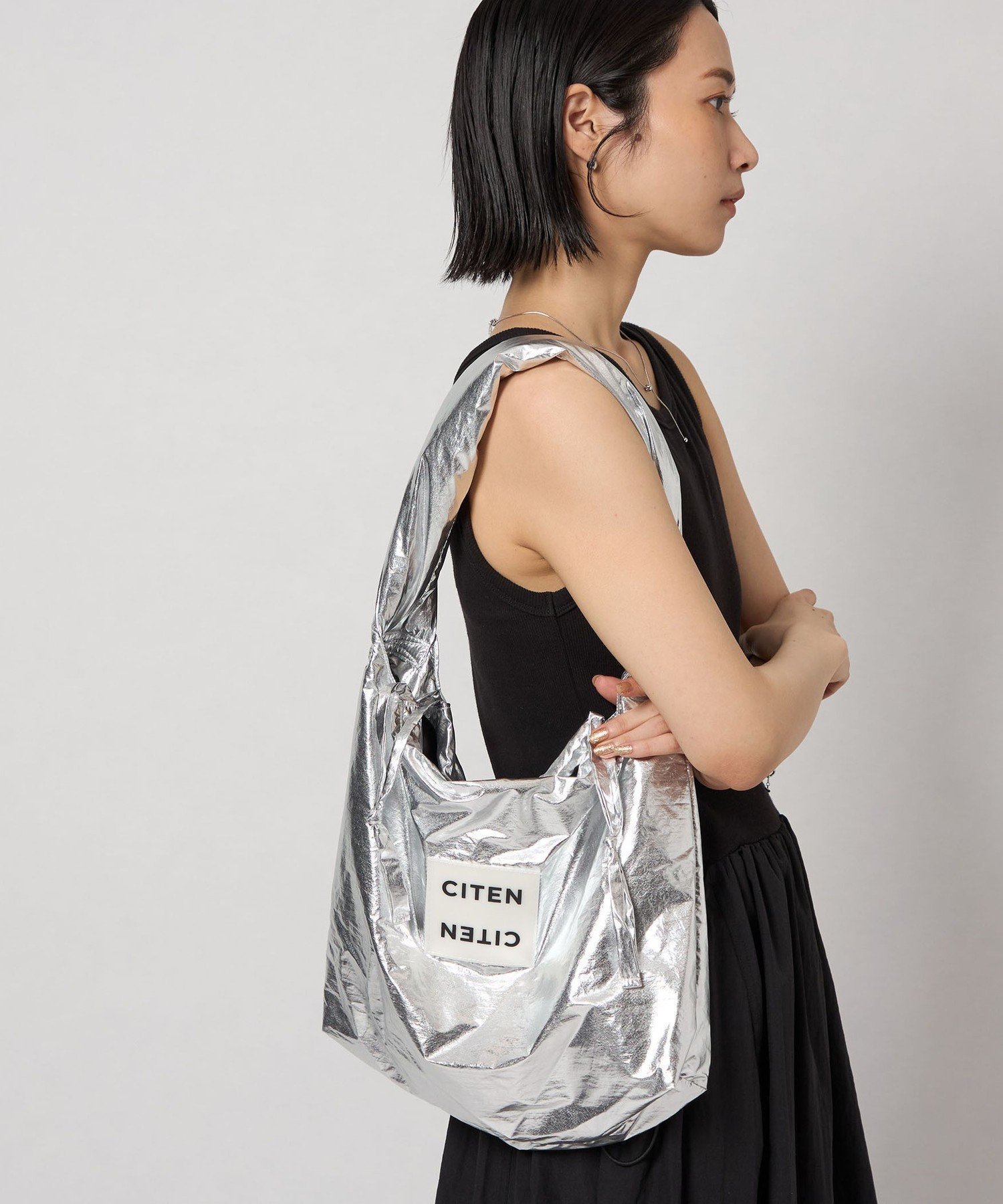 【シテン/CITEN】のCITEN CITENキンチャクショルダー インテリア・キッズ・メンズ・レディースファッション・服の通販 founy(ファニー) ファッション Fashion レディースファッション Fashion for Women 巾着 Drawstring Bag, Kinchaku ショルダー Shoulder, Shoulder Strap ジップ Zip, Zipper チャーム Charm, Pendant フィット Fit, Slim Fit ポケット Pocket, Pocket Detail ビジネス 仕事 通勤 Business / Work / Commuting SILVER|ID: prp329100004806484 ipo3291000000034878303