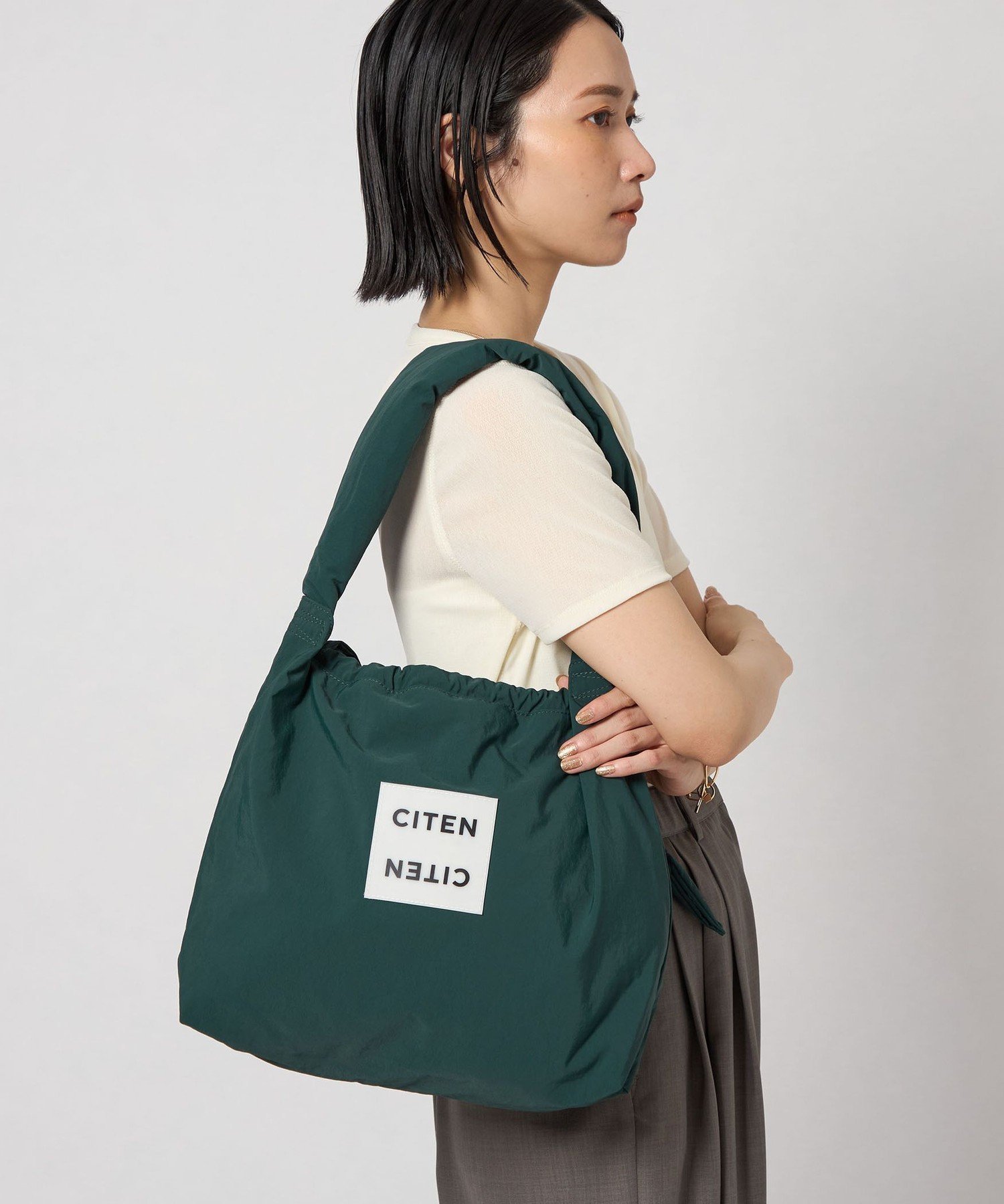 【シテン/CITEN】のCITEN CITENキンチャクショルダー インテリア・キッズ・メンズ・レディースファッション・服の通販 founy(ファニー) ファッション Fashion レディースファッション Fashion for Women 巾着 Drawstring Bag, Kinchaku ショルダー Shoulder, Shoulder Strap ジップ Zip, Zipper チャーム Charm, Pendant フィット Fit, Slim Fit ポケット Pocket, Pocket Detail ビジネス 仕事 通勤 Business / Work / Commuting DK.GREEN|ID: prp329100004806484 ipo3291000000034878306