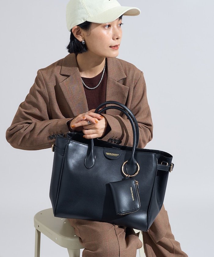 【フリークスストア/FREAK'S STORE】の別注 2WAY ボストンバッグ/A4サイズトートバッグ 25AW 人気、トレンドファッション・服の通販 founy(ファニー) ファッション Fashion レディースファッション Fashion for Women バッグ Bags スペシャル Special, Limited Edition トレンド Trend, Trending Now ボストンバッグ Boston Bag, Retro Bag ポーチ Pouch, Small Case 別注 Limited Edition, Custom Order ラップ Wrap, Wrap Design A/W・秋冬 Autumn/Winter 冬 Winter / This Winter エレガント 上品 Elegant ビジネス 仕事 通勤 Business / Work / Commuting 2025年 2025 2025-2026秋冬・A/W Autumn/Winter 2025–26 AW25–26 other-1|ID: prp329100004806501 ipo3291000000034878432