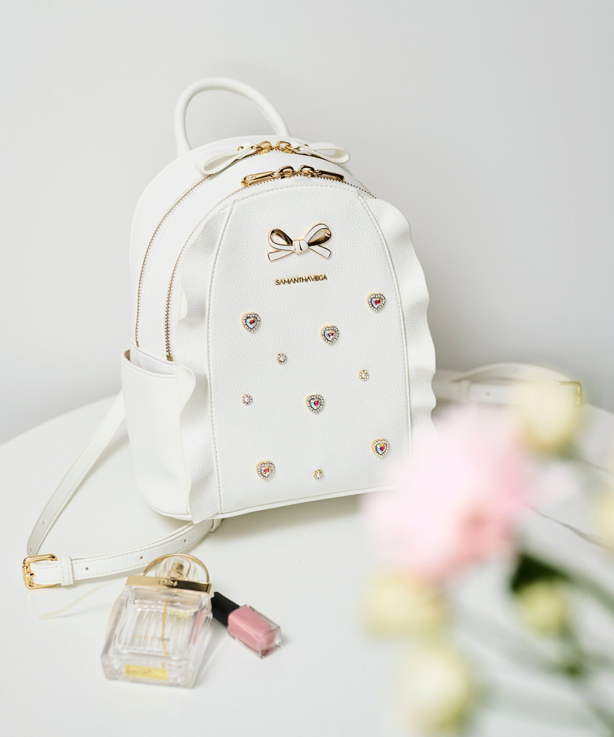 【サマンサ ベガ/SamanthaVega】のビジューフラッターリュック インテリア・キッズ・メンズ・レディースファッション・服の通販 founy(ファニー) ファッション Fashion レディースファッション Fashion for Women コンパクト Compact, Small Size フリル Frill, Ruffle リュック Backpack, Rucksack 定番 Standard, Basic Item 財布 Wallet, Purse ホワイト|ID: prp329100004806505 ipo3291000000034878456