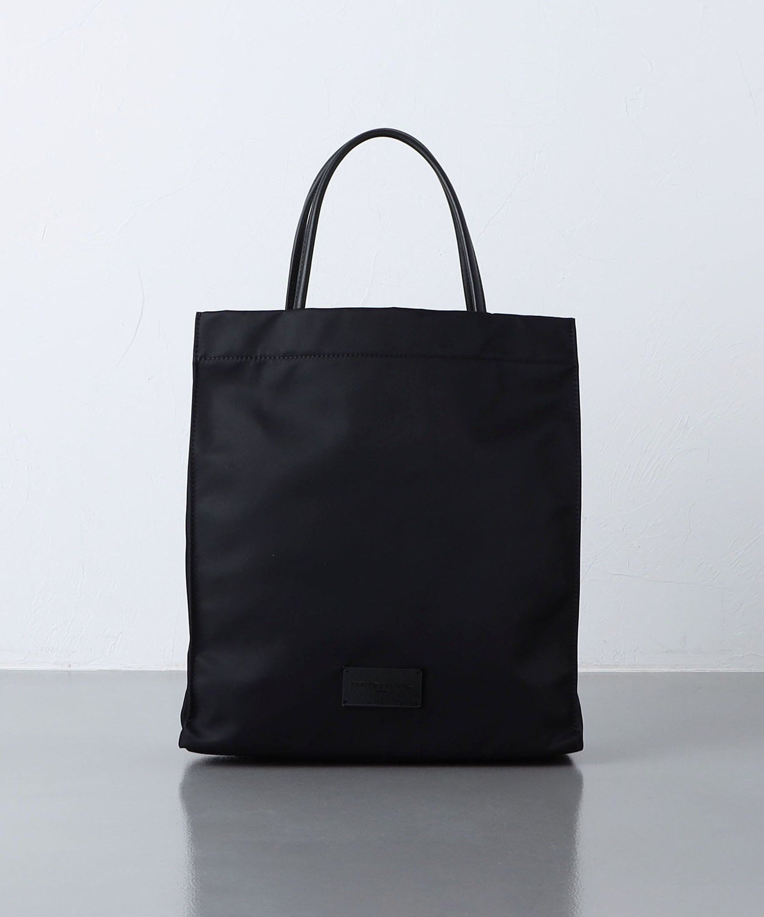 【ユナイテッドアローズ/UNITED ARROWS】のナイロン ロゴ トートバッグ M インテリア・キッズ・メンズ・レディースファッション・服の通販 founy(ファニー) 　ファッション　Fashion　レディースファッション　Fashion for Women　バッグ　Bags　シンプル　Simple, Minimal　セレモニー　Ceremony　ビジネス 仕事 通勤　Business / Work / Commuting　ポケット　Pocket, Pocket Detail　BLACK|ID: prp329100004806507 ipo3291000000034878477