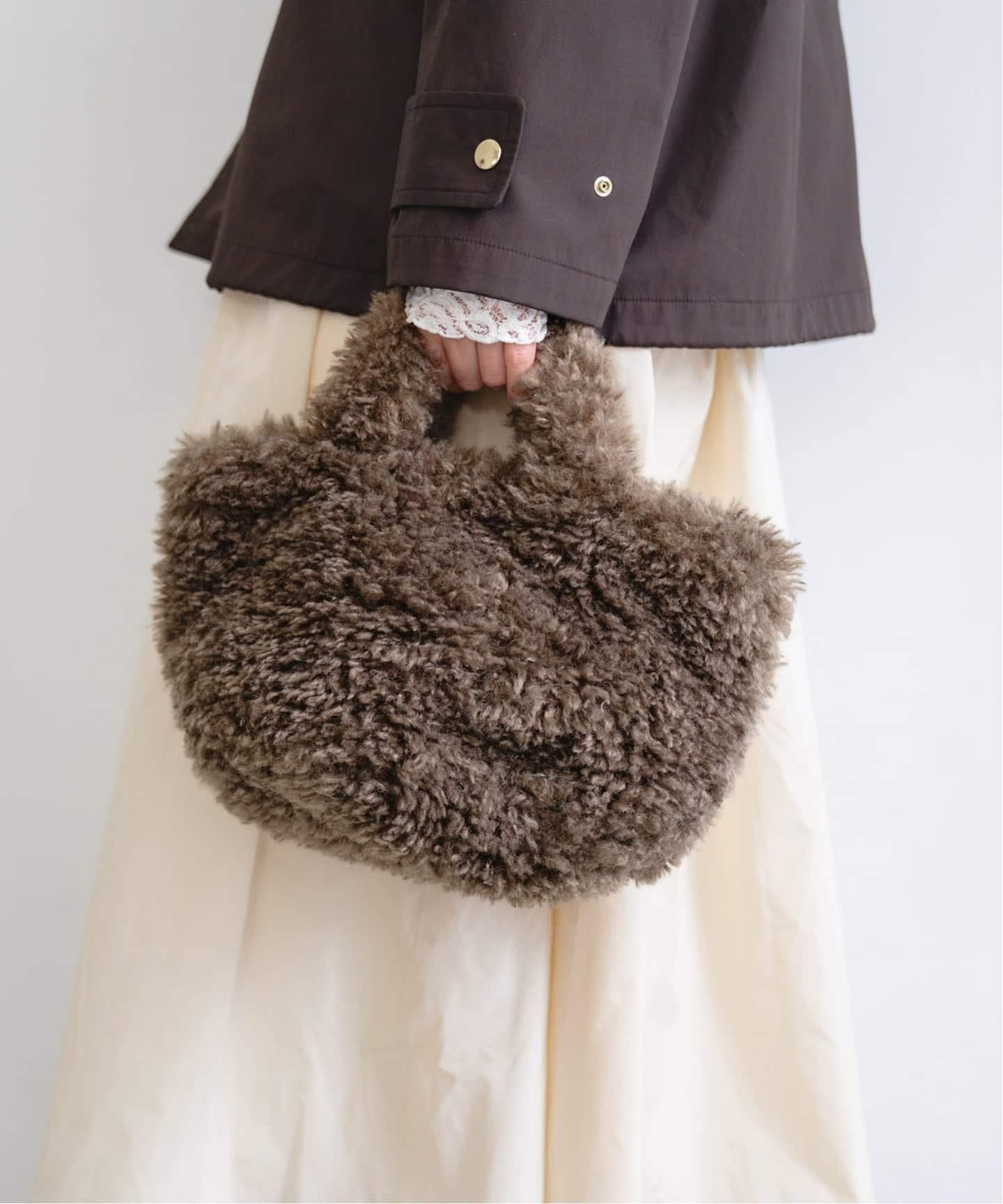 【イエナ/IENA】のHELEN MOORE/ヘレンムーア MINI バッグ PILLJOY 人気、トレンドファッション・服の通販 founy(ファニー) ファッション Fashion レディースファッション Fashion for Women アクセサリー Fashion Accessories クッション Cushion, Throw Pillow コンパクト Compact, Small Size ハンド Hand, Handmade フェイクファー Faux Fur, Imitation Fur 冬 Winter / This Winter 秋 Autumn other-1|ID: prp329100004806514 ipo3291000000034878552