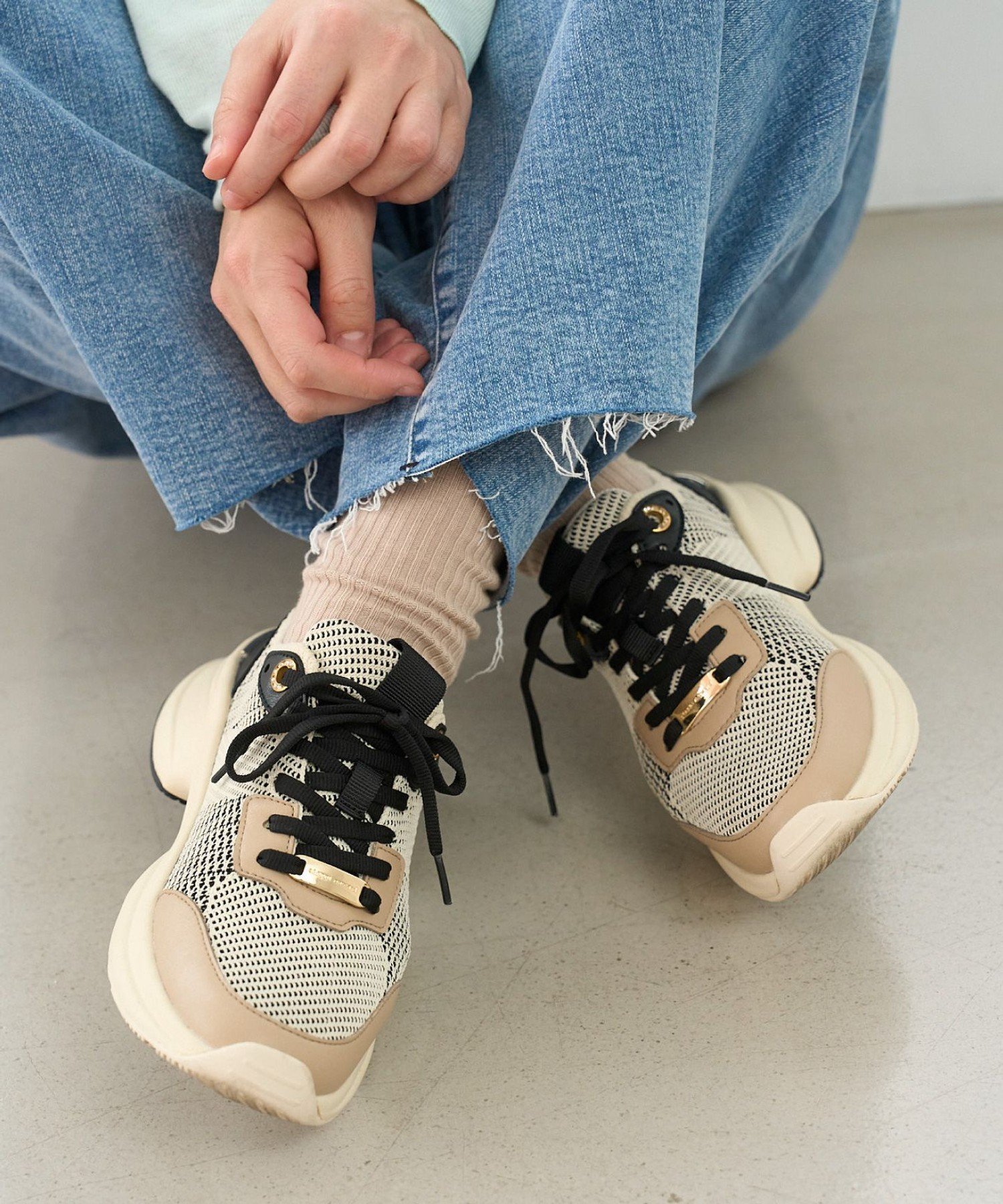 【ステッピ/steppi】の【VERY掲載 / 撥水 / 洗える】ボリュームソール スニーカー 人気、トレンドファッション・服の通販 founy(ファニー) 　雑誌掲載アイテム　Magazine Picks & Fashion Features　ファッション雑誌　Fashion Magazines　ヴェリィ　VERY　ファッション　Fashion　レディースファッション　Fashion for Women　洗える　Machine Washable　クッション　Cushion, Throw Pillow　軽量　Lightweight, Ultra Light　シューズ　Shoes, Footwear　スニーカー　Sneakers, Trainers　雑誌　Magazine, Fashion Magazine　バランス　Balance, Style Balance　プレート　Plate, Dish　メタル　Metal, Metal Parts　ランニング　Running, Running Wear, Activewear, Jogging　エレガント 上品　Elegant　 other-1|ID: prp329100004806549 ipo3291000000034878811