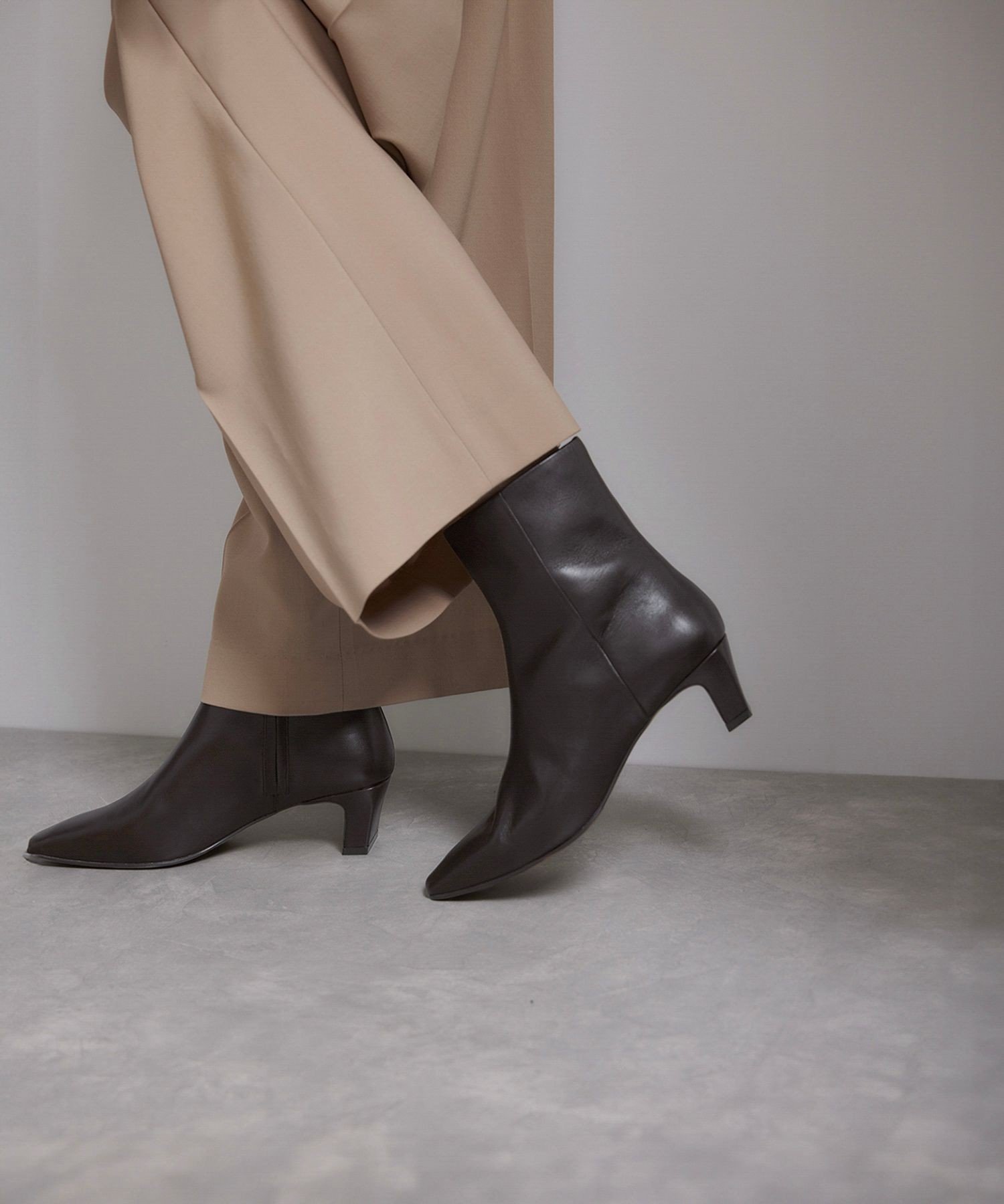 【ロペ/ROPE'】のイタリアンレザーショートブーツ インテリア・キッズ・メンズ・レディースファッション・服の通販 founy(ファニー) ファッション Fashion レディースファッション Fashion for Women ショート Short, Short Length シンプル Simple, Minimal スクエア Square, Square Shape ハーフ Half, Half-Length フォルム Silhouette, Form ミドル Middle Length, Mid Height ダークブラウン(20)|ID: prp329100004806602 ipo3291000000034879133