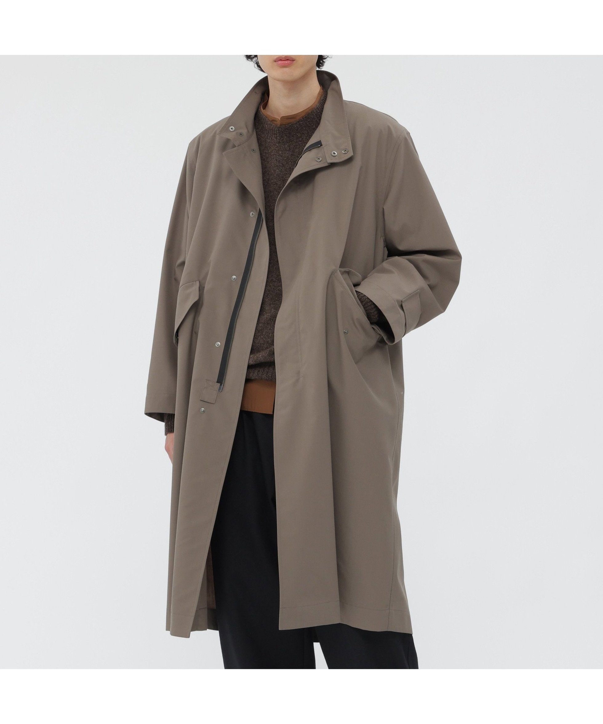 【マーガレット ハウエル/MARGARET HOWELL / MEN】のSHOWERPROOF WOOL COAT インテリア・キッズ・メンズ・レディースファッション・服の通販 founy(ファニー) ファッション Fashion メンズファッション Fashion for Men アウター Men's Coats Outerwear キルト Quilt, Quilted Fabric スタンド Stand Collar, Upright Stand ドローコード Drawcord, Drawstring Cord フラップ Flap, Flap Pocket フロント Front, Front Design ポケット Pocket, Pocket Detail ライナー Liner, Inner Layer ロング Long, Long-Length KHAKI|ID: prp329100004806656 ipo3291000000034879443