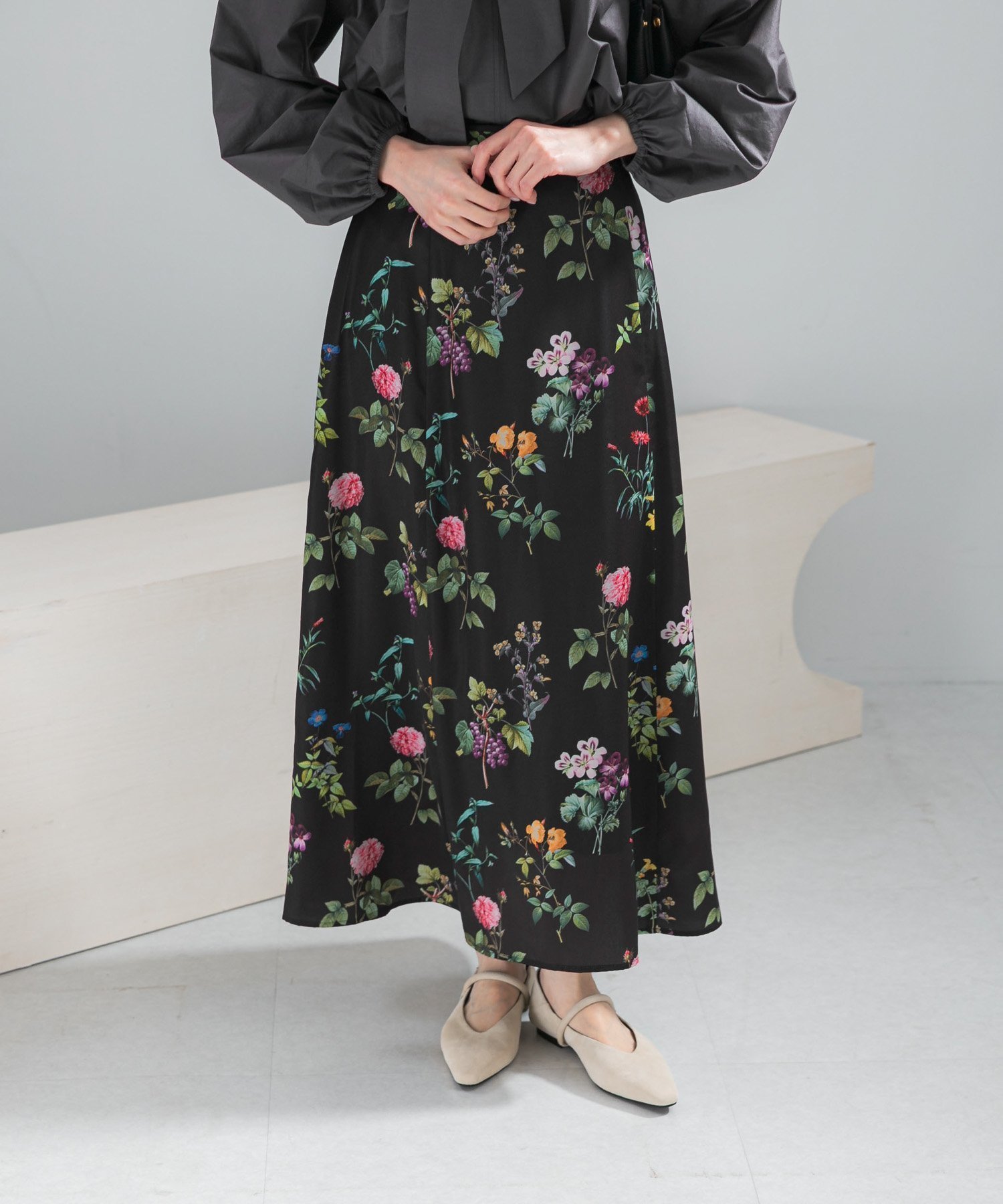 【アーバンリサーチ ロッソ/URBAN RESEARCH ROSSO】のボタニカルプリントマキシスカート インテリア・キッズ・メンズ・レディースファッション・服の通販 founy(ファニー) ファッション Fashion レディースファッション Fashion for Women スカート Skirts 2026年 2026 サテン Satin, Glossy Fabric スカーフ Scarf, Neckwear フレア Flare, Flared プリント Print, Printed Pattern ボタニカル Botanical, Floral Pattern マキシ Maxi, Full Length モチーフ Motif, Design Theme エレガント 上品 Elegant 冬 Winter / This Winter 夏 Summer S/S・春夏 SS, Spring/Summer, Warm Season ブラック|ID: prp329100004806911 ipo3291000000034881246