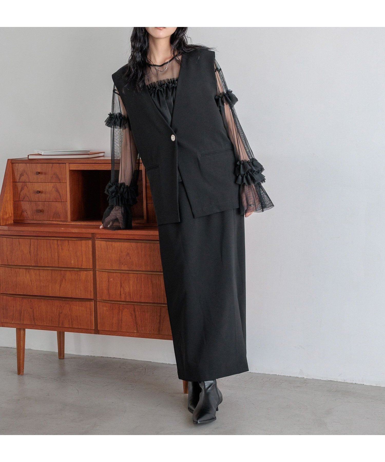 【ローリーズファーム/LOWRYS FARM】の【オケージョン】ヘンケイベストスカートセット 人気、トレンドファッション・服の通販 founy(ファニー) ファッション Fashion レディースファッション Fashion for Women アウター Coat / Outerwear Collection オケージョン Occasion Wear スリット Slit, Slit Detail ダブル Double, Double-Breasted フォーマル Formal, Dressy フリル Frill, Ruffle ベスト Vest, Waistcoat メタル Metal, Metal Parts エレガント 上品 Elegant other-1|ID: prp329100004806918 ipo3291000000034881288