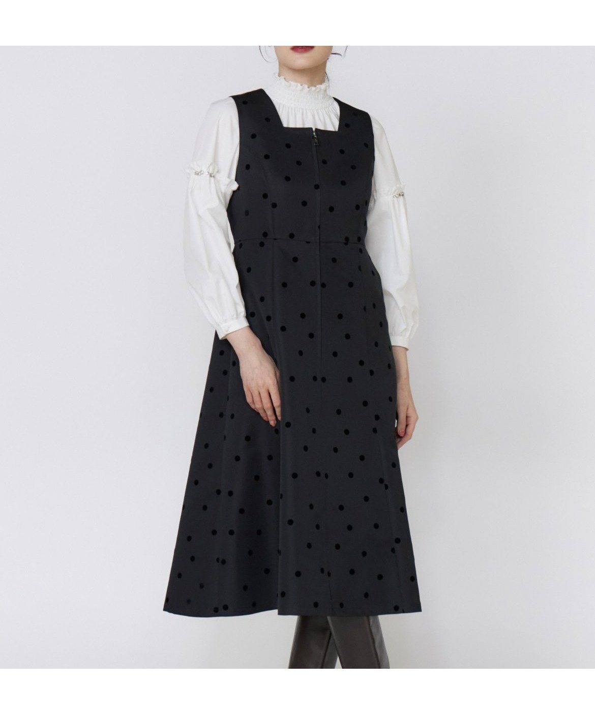 【マーリエ ル カセット/Maglie le cassetto】の《M Maglie le cassetto》《WEB限定》ドットフロッキーワンピース インテリア・キッズ・メンズ・レディースファッション・服の通販 founy(ファニー) 　ファッション　Fashion　レディースファッション　Fashion for Women　ワンピース　Dresses　クラシック　Classic, Timeless Style　グログラン　Grosgrain, Grosgrain Ribbon　スクエア　Square, Square Shape　スマート　Smart, Elegant　フィット　Fit, Slim Fit　フレア　Flare, Flared　エレガント 上品　Elegant　ブラック|ID: prp329100004807000 ipo3291000000034882020