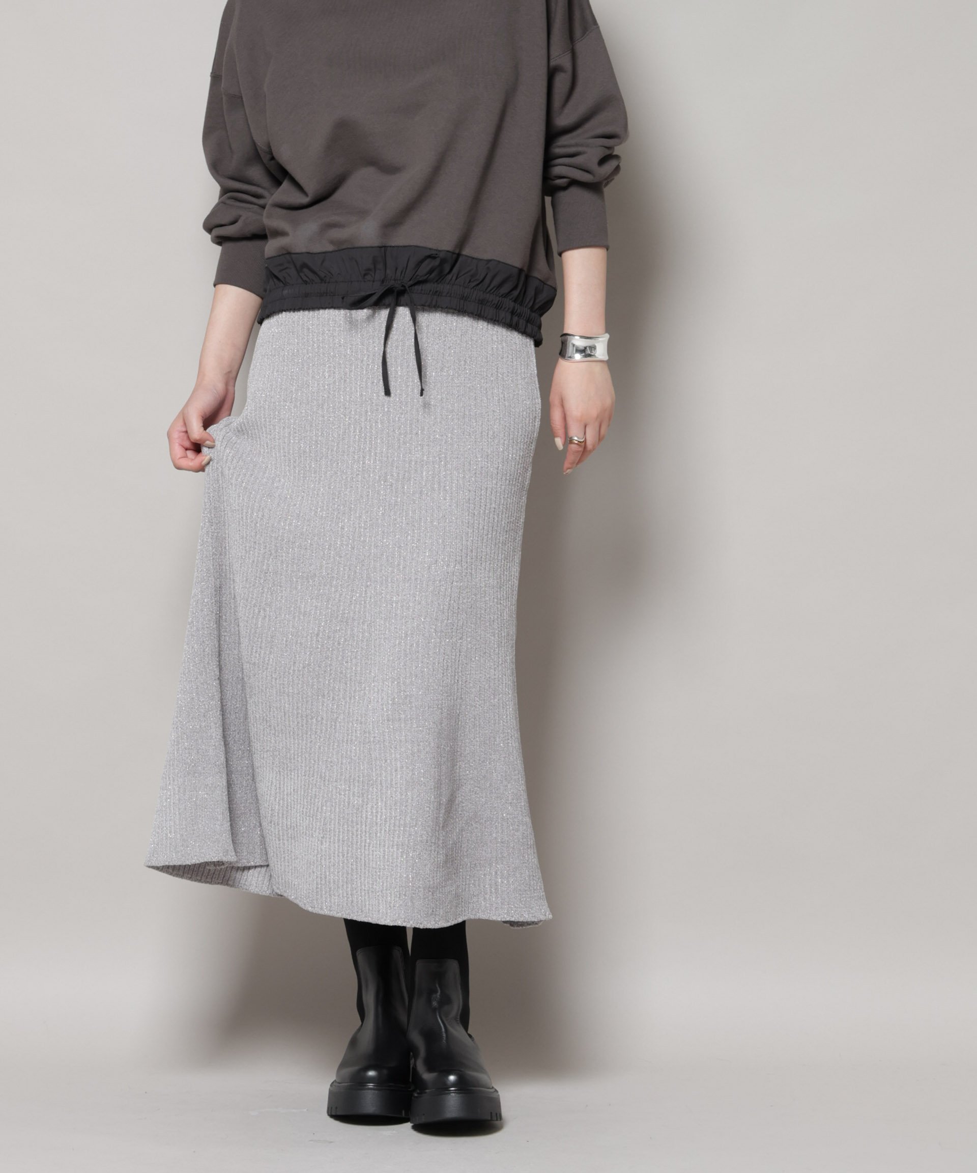 【ナノ ユニバース/nano universe】のラメモールワイドリブマーメイドニットスカート(セットアップ可) インテリア・キッズ・メンズ・レディースファッション・服の通販 founy(ファニー) ファッション Fashion レディースファッション Fashion for Women セットアップ Matching Sets スカート・ミニ/ミディ/マキシ Skirts / Mini, Midi & Maxi Skirts アクセサリー Fashion Accessories ウォッシャブル Machine Washable スリット Slit, Slit Detail セットアップ Set-Up, Coordinated Outfit 時計 Watch, Wristwatch フレア Flare, Flared マーメイド Mermaid, Fishtail Silhouette 冬 Winter / This Winter A/W・秋冬 Autumn/Winter おすすめ Recommended / Our Picks エレガント 上品 Elegant 2025年 2025 2025-2026秋冬・A/W Autumn/Winter 2025–26 AW25–26 グレー|ID: prp329100004807006 ipo3291000000034882081