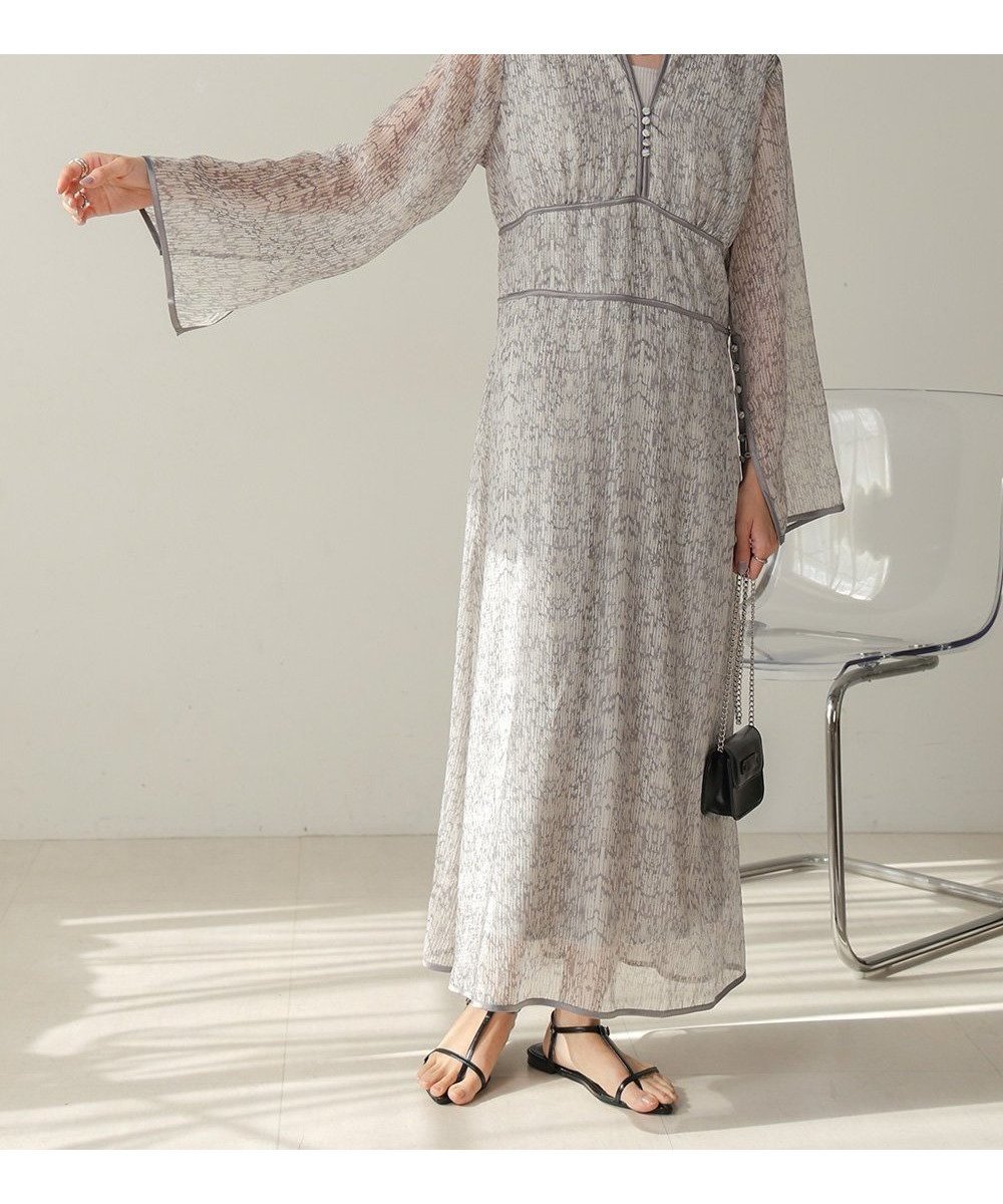 【バブ ブージュルード/Bab Bou Jeloud】の【低身長向けサイズあり】ニュアンスラメパイピングワンピース インテリア・キッズ・メンズ・レディースファッション・服の通販 founy(ファニー) ファッション Fashion レディースファッション Fashion for Women ワンピース Dresses 切替 Switching, Contrast Panel シフォン Chiffon, Lightweight Fabric スマート Smart, Elegant スリット Slit, Slit Detail チェック Check, Plaid, Tartan デコルテ Décolleté, Neckline パイピング Piping, Trim Design プリント Print, Printed Pattern ロング Long, Long-Length 再入荷 Restock / Back in Stock エレガント 上品 Elegant GRAY|ID: prp329100004807029 ipo3291000000034882232