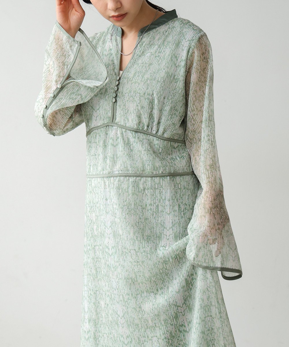 【バブ ブージュルード/Bab Bou Jeloud】の【低身長向けサイズあり】ニュアンスラメパイピングワンピース インテリア・キッズ・メンズ・レディースファッション・服の通販 founy(ファニー) ファッション Fashion レディースファッション Fashion for Women ワンピース Dresses 切替 Switching, Contrast Panel シフォン Chiffon, Lightweight Fabric スマート Smart, Elegant スリット Slit, Slit Detail チェック Check, Plaid, Tartan デコルテ Décolleté, Neckline パイピング Piping, Trim Design プリント Print, Printed Pattern ロング Long, Long-Length 再入荷 Restock / Back in Stock エレガント 上品 Elegant GREEN|ID: prp329100004807029 ipo3291000000034882234