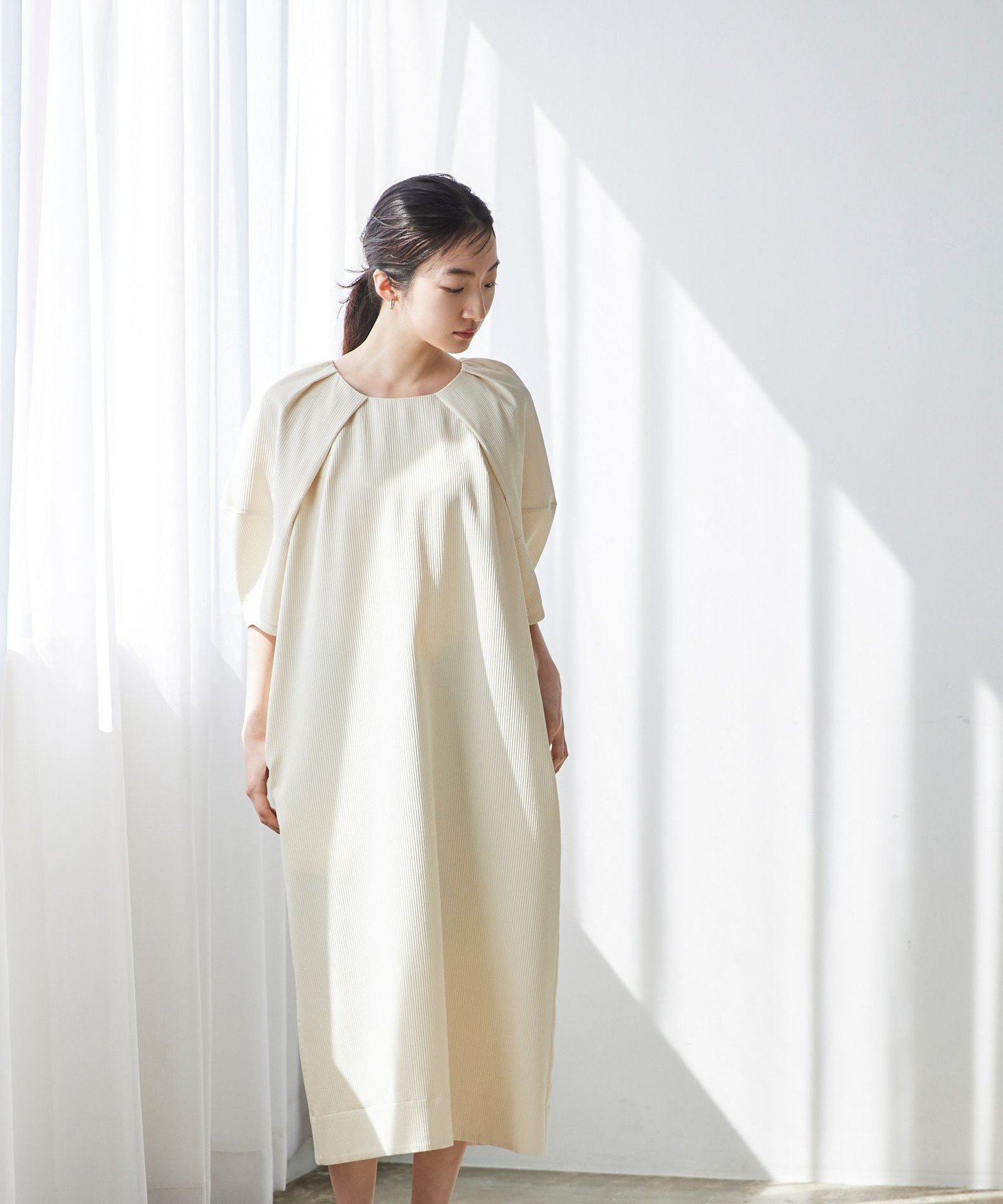 【ビアンカ/BIANCA】の【オケージョン/デイリー】ふんわりシルエットワンピース インテリア・キッズ・メンズ・レディースファッション・服の通販 founy(ファニー) 　ファッション　Fashion　レディースファッション　Fashion for Women　ワンピース　Dresses　アクセサリー　Fashion Accessories　エレガント 上品　Elegant　オケージョン　Occasion Wear　春　Spring　洗える　Machine Washable　秋　Autumn　ストレッチ　Stretch, Stretchy Fabric　ファブリック　Fabric, Textile　おすすめ　Recommended / Our Picks　夏　Summer　オフホワイト|ID: prp329100004807044 ipo3291000000034882336