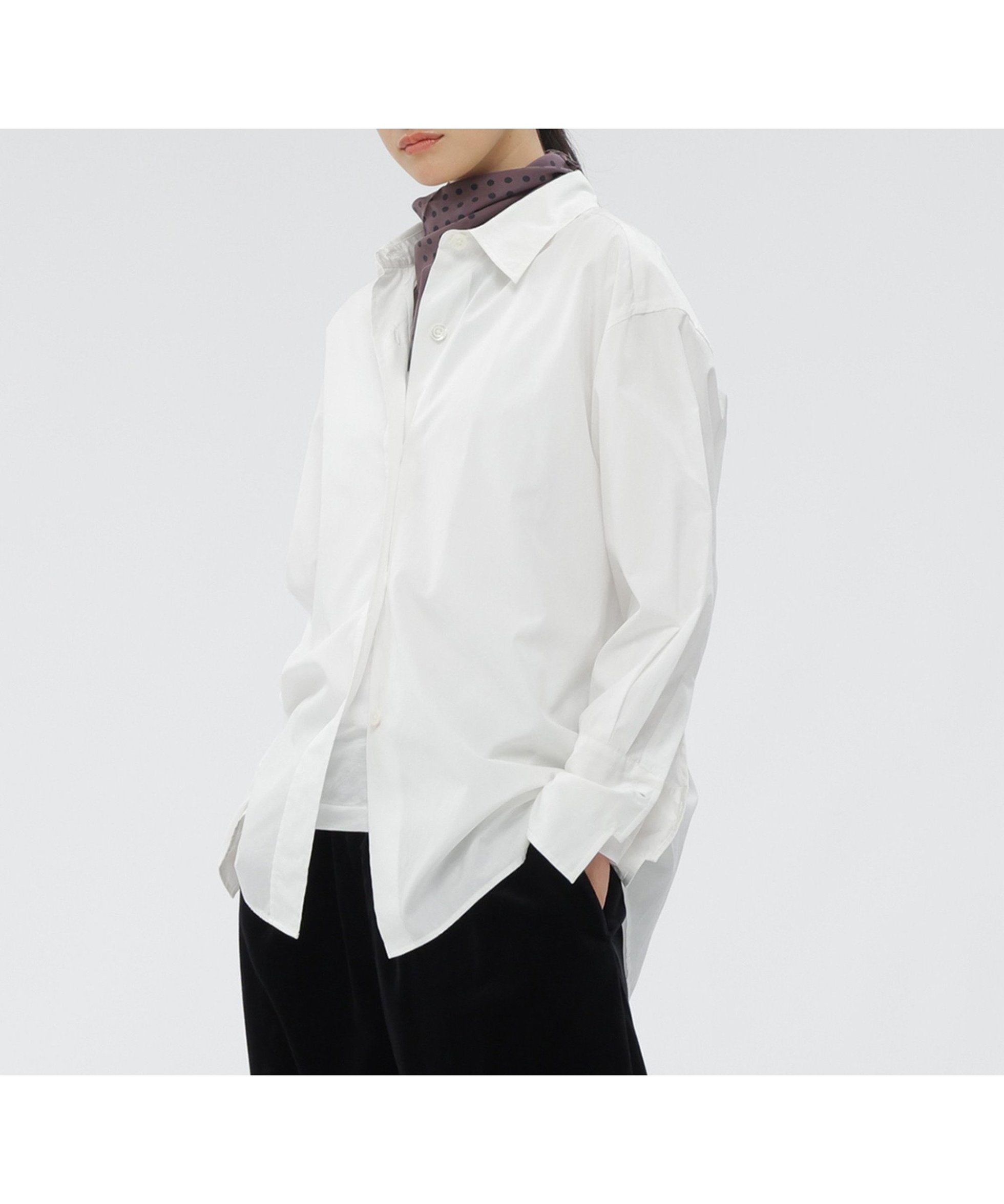 【マーガレットハウエル/MARGARET HOWELL】のPLAIN POPLIN SHIRT インテリア・キッズ・メンズ・レディースファッション・服の通販 founy(ファニー) ファッション Fashion レディースファッション Fashion for Women トップス・カットソー Cut & Sew Tops シャツ・ブラウス・オフィスカジュアル Elegant Blouses & Button-Ups カッティング Cutting Detail カフス Cuff Design ショルダー Shoulder, Shoulder Strap ダブル Double, Double-Breasted ドロップ Drop Shoulder, Dropped Style マニッシュ Mannish, Boyish リラックス Relax, Relaxed Fit WHITE|ID: prp329100004807057 ipo3291000000034882417