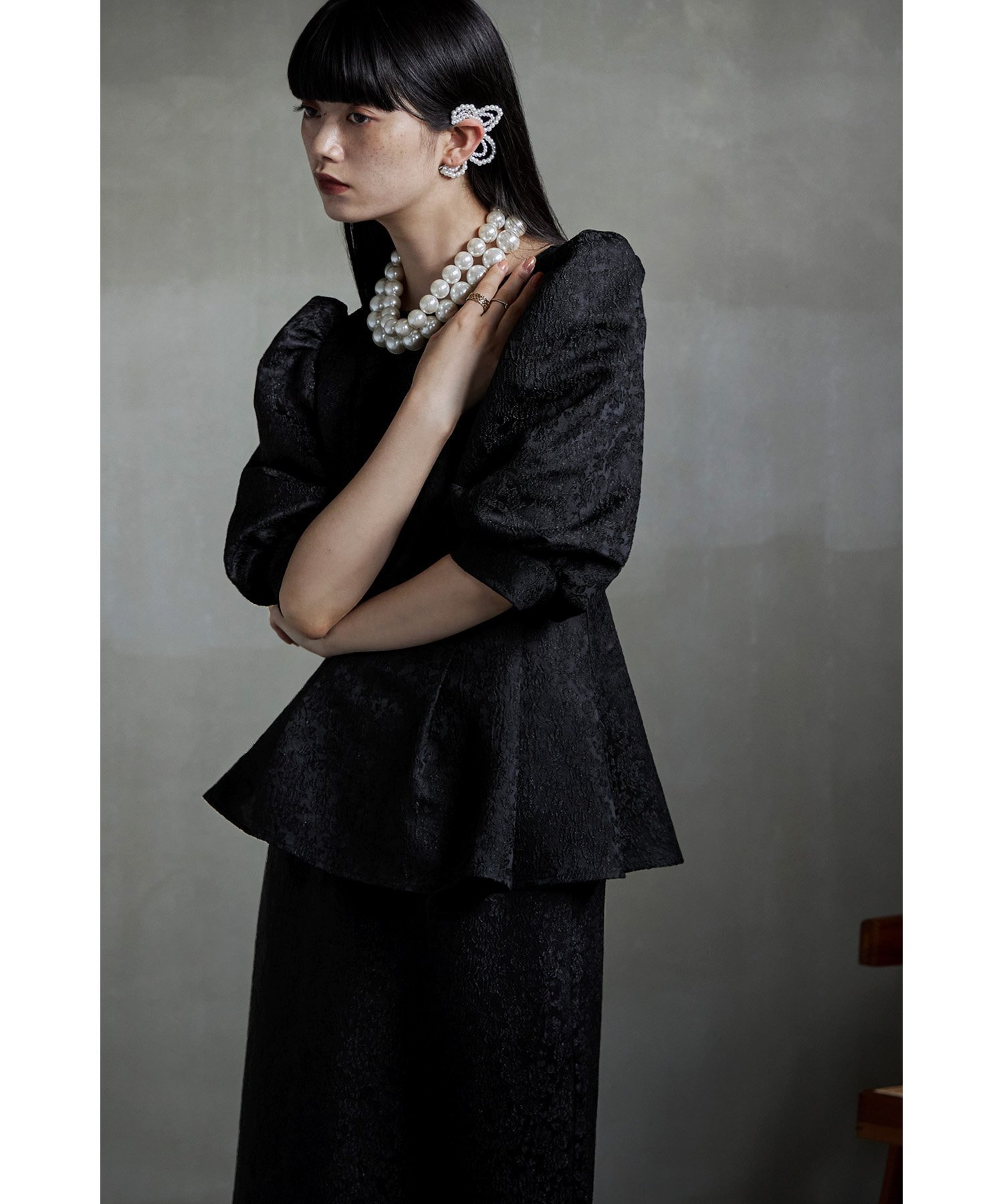 【ビーフラット/bflat】のフラワージャガードセットアップドレスペプラムブラウス Iラインスカート インテリア・キッズ・メンズ・レディースファッション・服の通販 founy(ファニー) ファッション Fashion レディースファッション Fashion for Women セットアップ Matching Sets スカート・ミニ/ミディ/マキシ Skirts / Mini, Midi & Maxi Skirts クラシカル Classical, Vintage-Inspired ストレート Straight, Straight Cut セットアップ Set-Up, Coordinated Outfit トレンド Trend, Trending Now バランス Balance, Style Balance フィット Fit, Slim Fit フレア Flare, Flared ペプラム Peplum, Flared Hem ポケット Pocket, Pocket Detail レース Lace, Lace Fabric 二次会 After Party ブラック|ID: prp329100004807103 ipo3291000000034882789