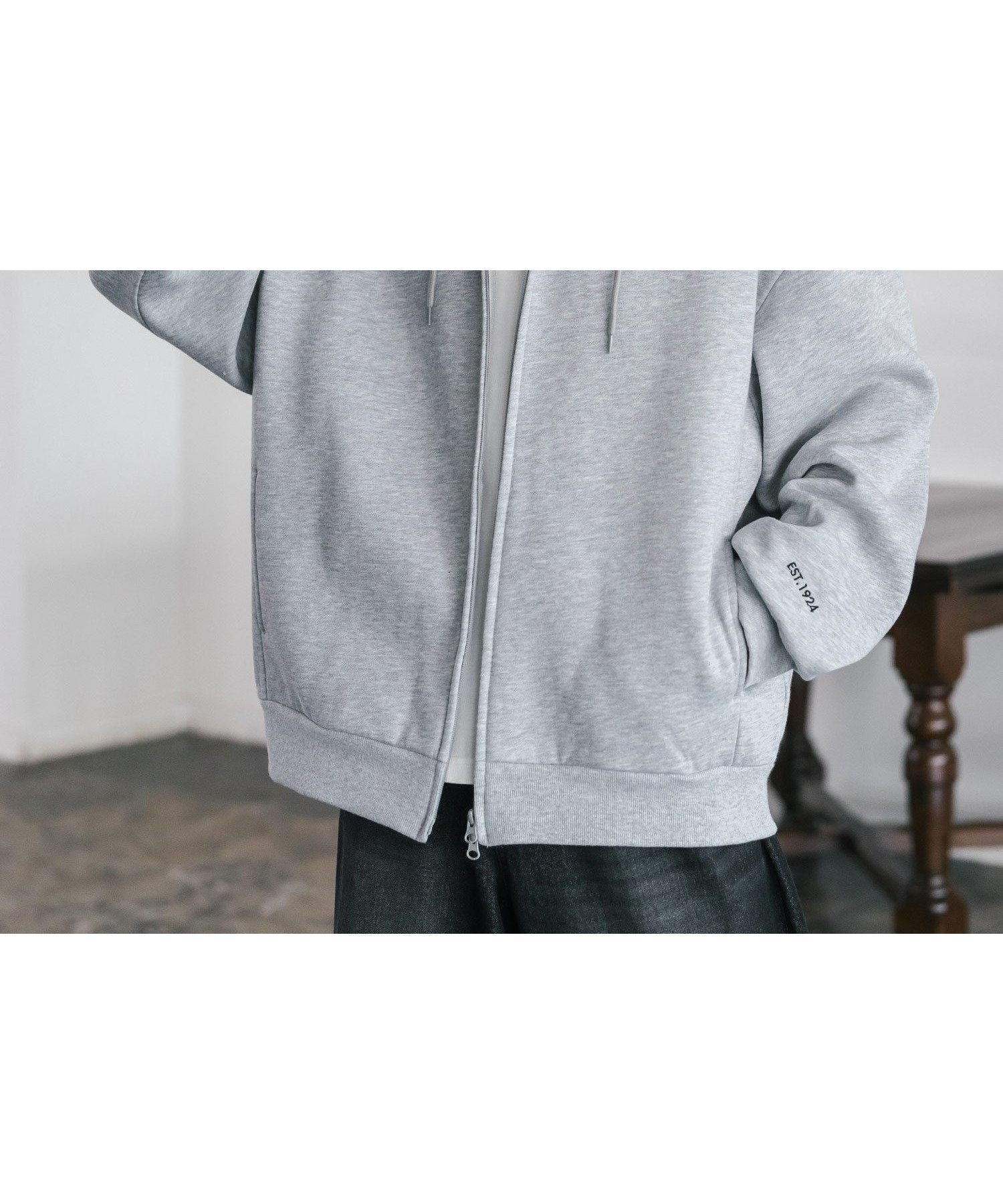 【ロッキーモンロー/Rocky Monroe】のUMBRO 別注コラボオーバーサイズ裏起毛ロゴ刺繍フルジップパーカー インテリア・キッズ・メンズ・レディースファッション・服の通販 founy(ファニー) ファッション Fashion レディースファッション Fashion for Women トップス・カットソー Cut & Sew Tops レディースパーカー・カジュアルフーディー Casual Hoodies & Sweatshirts コラボ Collaboration, Collab 切替 Switching, Contrast Panel ショルダー Shoulder, Shoulder Strap シンプル Simple, Minimal スウェット / スエット Sweatshirt, Sweatwear スポーツ Sports, Activewear ドロップ Drop Shoulder, Dropped Style フォルム Silhouette, Form プレーン Plain, Simple ポケット Pocket, Pocket Detail 別注 Limited Edition, Custom Order メンズ Men's, Menswear リラックス Relax, Relaxed Fit ワイド Wide, Wide Fit ワンポイント One Point, Statement Accent おすすめ Recommended / Our Picks 杢グレー|ID: prp329100004807104 ipo3291000000034882796