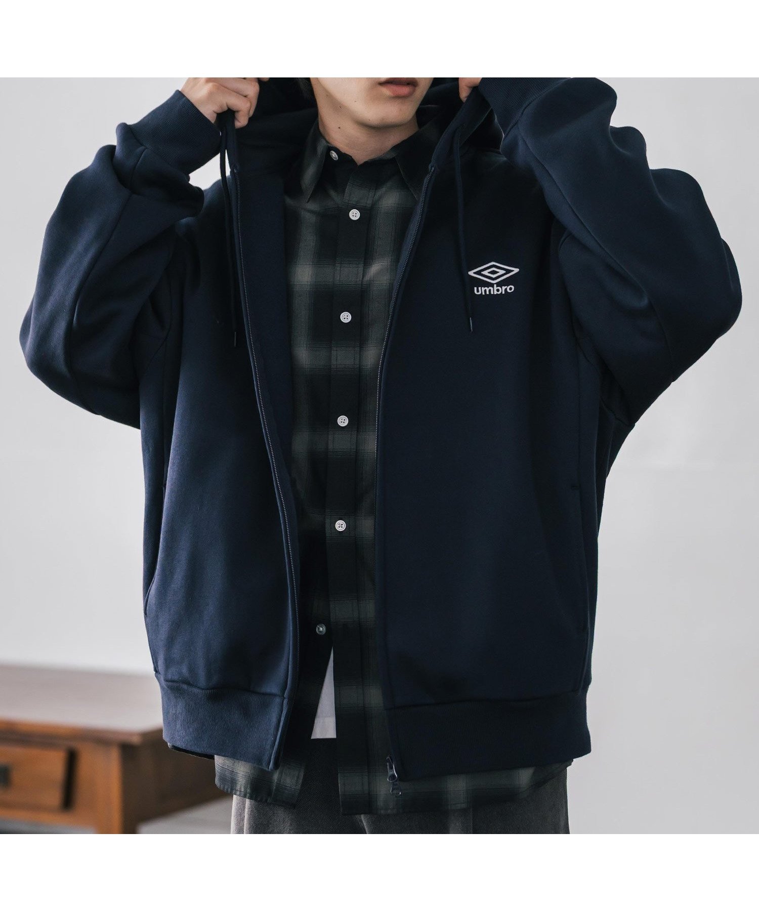 【ロッキーモンロー/Rocky Monroe】のUMBRO 別注コラボオーバーサイズ裏起毛ロゴ刺繍フルジップパーカー インテリア・キッズ・メンズ・レディースファッション・服の通販 founy(ファニー) ファッション Fashion レディースファッション Fashion for Women トップス・カットソー Cut & Sew Tops レディースパーカー・カジュアルフーディー Casual Hoodies & Sweatshirts コラボ Collaboration, Collab 切替 Switching, Contrast Panel ショルダー Shoulder, Shoulder Strap シンプル Simple, Minimal スウェット / スエット Sweatshirt, Sweatwear スポーツ Sports, Activewear ドロップ Drop Shoulder, Dropped Style フォルム Silhouette, Form プレーン Plain, Simple ポケット Pocket, Pocket Detail 別注 Limited Edition, Custom Order メンズ Men's, Menswear リラックス Relax, Relaxed Fit ワイド Wide, Wide Fit ワンポイント One Point, Statement Accent おすすめ Recommended / Our Picks ネイビー|ID: prp329100004807104 ipo3291000000034882798