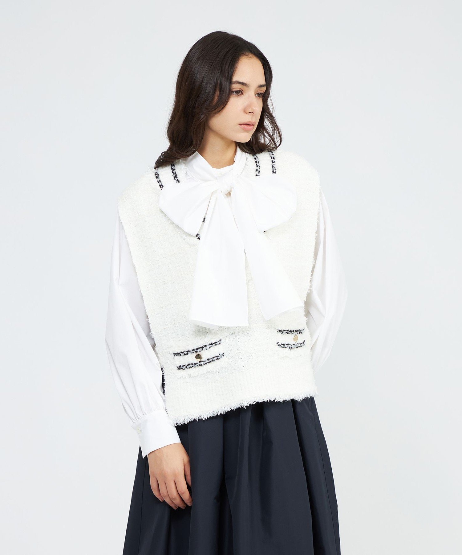 【エポカ/EPOCA】の【EPOCA STORIA】ツイード調ニットベスト《WEB EPOCA THE SHOP店舗限定》 インテリア・キッズ・メンズ・レディースファッション・服の通販 founy(ファニー) 　ファッション　Fashion　レディースファッション　Fashion for Women　アウター　Coat / Outerwear Collection　トップス・カットソー　Cut & Sew Tops　ニット　Knit Tops & Sweaters　ベスト&ジレ / 重ね着スタイル　Vests & Gilets　おすすめ　Recommended / Our Picks　カットソー　Cut and Sewn Top　コレクション　Collection, Seasonal Line　ツイード　Twill, Twill Weave　ベスト　Vest, Waistcoat　エレガント 上品　Elegant　冬　Winter / This Winter　春　Spring　秋　Autumn　ホワイト|ID: prp329100004807105 ipo3291000000034882805