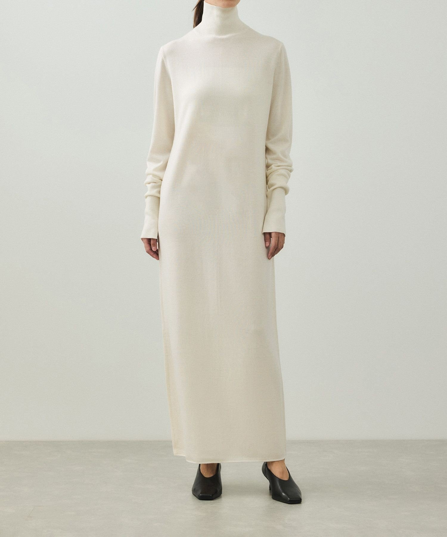 【アダム エ ロペ/ADAM ET ROPE'】の【EMOELLE】ソモウニットワンピース インテリア・キッズ・メンズ・レディースファッション・服の通販 founy(ファニー) ファッション Fashion レディースファッション Fashion for Women ワンピース Dresses ニットワンピース Knit Dresses シンプル Simple, Minimal ジャケット Jacket, Outerwear スニーカー Sneakers, Trainers タートル Turtleneck, Turtle Collar ドレス Dress, One-Piece A/W・秋冬 Autumn/Winter おすすめ Recommended / Our Picks 2026年 2026 オフホワイト(15)|ID: prp329100004807125 ipo3291000000034883020