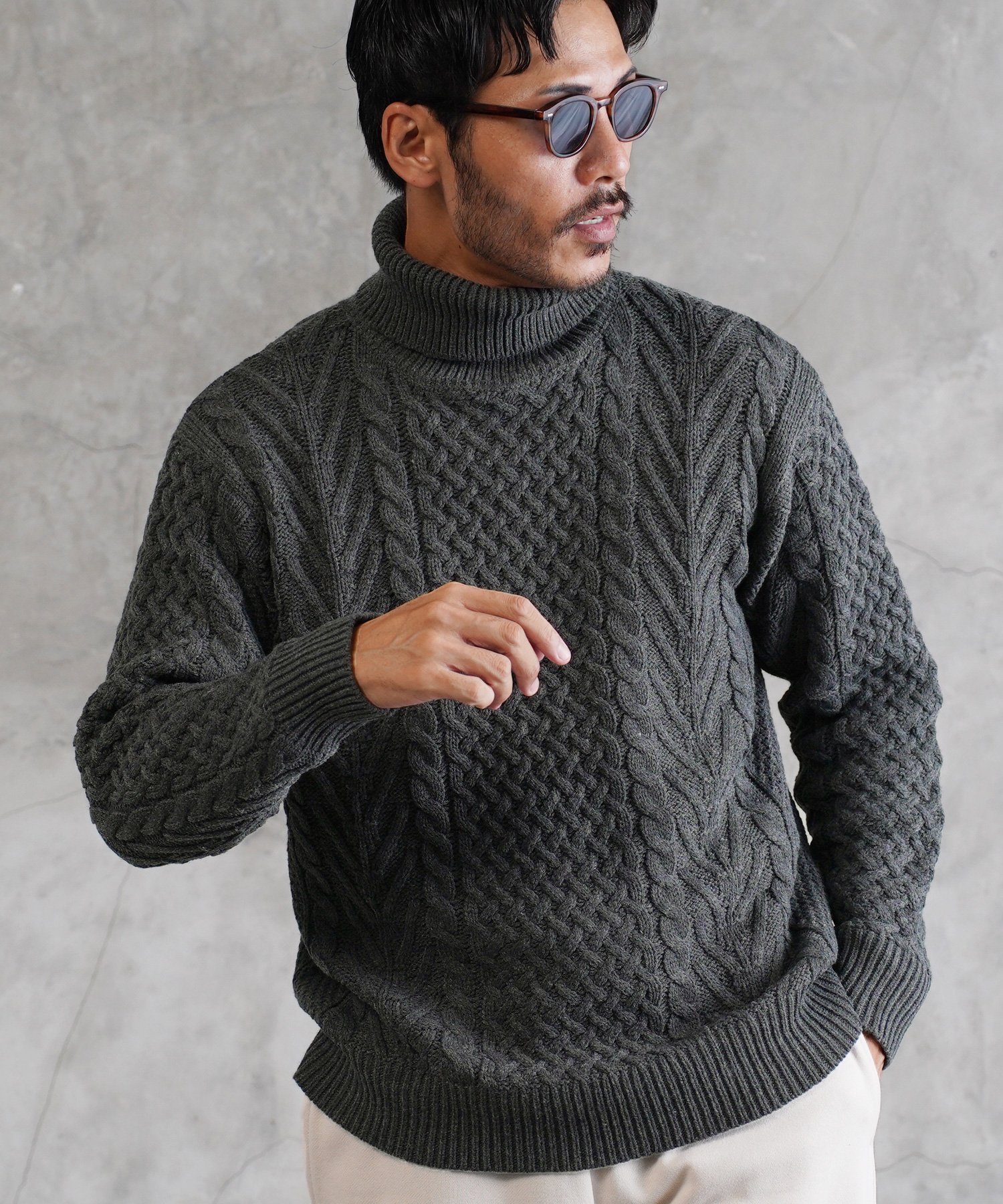 【その他のブランド/Other】のローゲージ タートルネック フィッシャーマン ケーブルニット セーター 25AW インテリア・キッズ・メンズ・レディースファッション・服の通販 founy(ファニー) 　ファッション　Fashion　レディースファッション　Fashion for Women　トップス・カットソー　Cut & Sew Tops　ニット　Knit Tops & Sweaters　タートルネック・ハイネックトップス　Turtlenecks & High-Neck Tops　2025年　2025　2025-2026秋冬・A/W　Autumn/Winter 2025–26 AW25–26　インナー　Innerwear　ウォッシャブル　Machine Washable　ショート　Short, Short Length　ジャケット　Jacket, Outerwear　セーター　Sweater, Knitwear　タートル　Turtleneck, Turtle Collar　タートルネック　Turtleneck, High Neck　ハイネック　High Neck, Mock Neck　パターン　Pattern, Design Print　ブルゾン　Blouson, Bomber Jacket　プチプライス・低価格　Affordable / Budget Price　プレート　Plate, Dish　メンズ　Men's, Menswear　A/W・秋冬　Autumn/Winter　cチャコールグレー|ID: prp329100004807130 ipo3291000000034883058