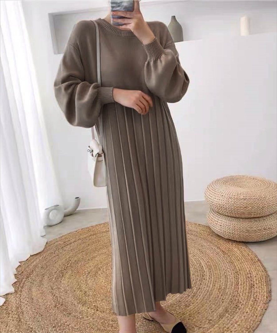 【ラジュール/Lajour】のプリーツニットワンピース インテリア・キッズ・メンズ・レディースファッション・服の通販 founy(ファニー) ファッション Fashion レディースファッション Fashion for Women ワンピース Dresses ニットワンピース Knit Dresses なめらか Smooth, Silky Texture シンプル Simple, Minimal スマート Smart, Elegant フェミニン Feminine, Girly プリーツ Pleats, Pleated ラウンド Round, Round Neck エレガント 上品 Elegant モカ|ID: prp329100004807164 ipo3291000000034883437