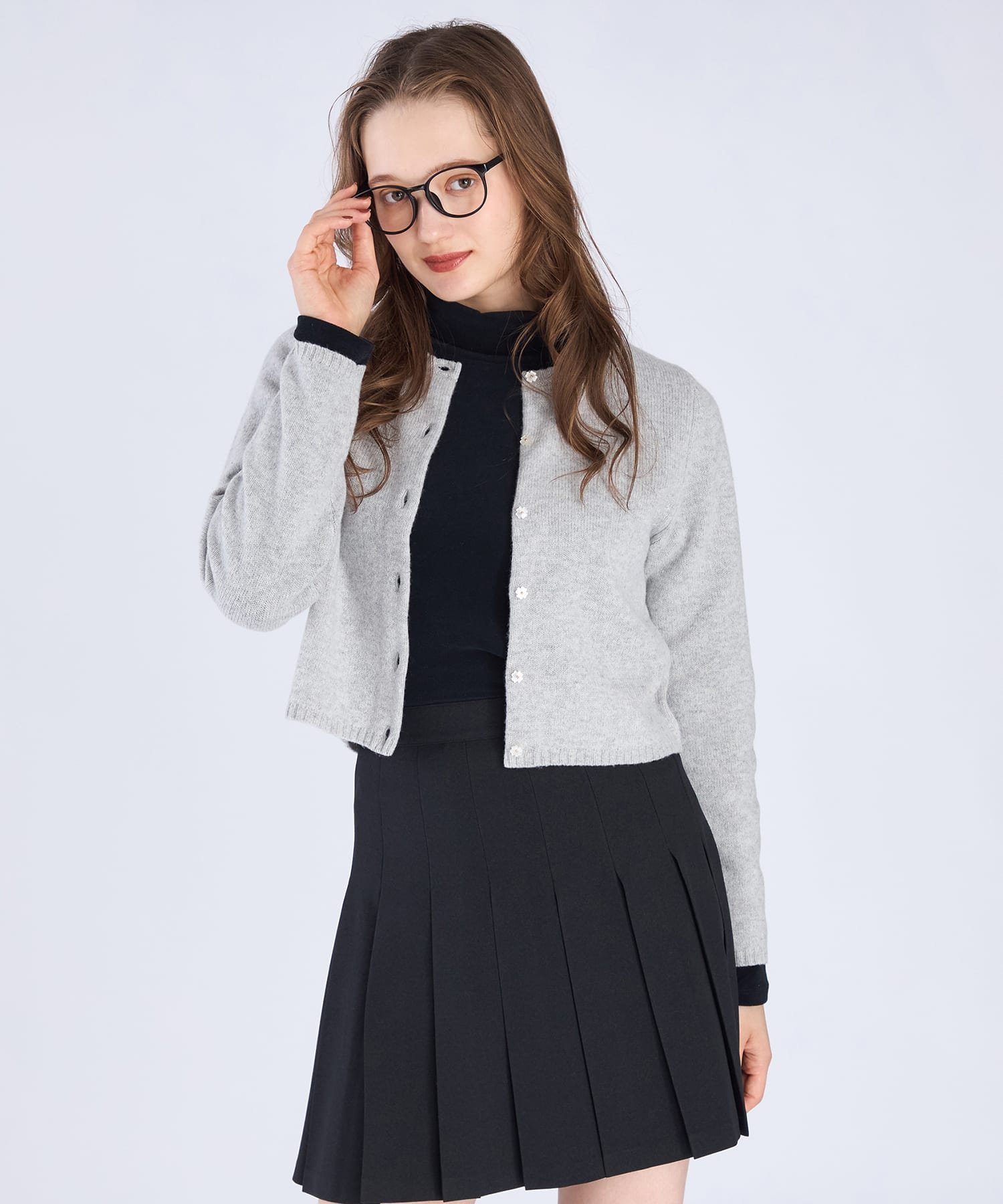 【アニエスベー ファム/agnes b. FEMME】のウールショートカーディガン インテリア・キッズ・メンズ・レディースファッション・服の通販 founy(ファニー) 　ファッション　Fashion　レディースファッション　Fashion for Women　トップス・カットソー　Cut & Sew Tops　カーディガン・羽織り　Layered Style Cardigans　カーディガン　Cardigan, Knitwear　コンパクト　Compact, Small Size　ショート　Short, Short Length　ストレート　Straight, Straight Cut　トレンド　Trend, Trending Now　フラワー　Flower, Floral　ライトグレー|ID: prp329100004807169 ipo3291000000034883480