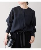 【ヴェルメイユ パー イエナ/VERMEIL par iena】の《WEB限定/追加3》シアーブラウス 人気、トレンドファッション・服の通販 founy(ファニー) ファッション Fashion レディースファッション Fashion for Women トップス・カットソー Cut & Sew Tops シャツ・ブラウス・オフィスカジュアル Elegant Blouses & Button-Ups 2025年 2025 2025-2026秋冬・A/W Autumn/Winter 2025–26 AW25–26 カフス Cuff Design シアー Sheer, See-Through スポーティ Sporty, Casual Athletic スラックス Slacks, Dress Pants エレガント 上品 Elegant thumbnail ネイビー|ID: prp329100004807194 ipo3291000000034883709