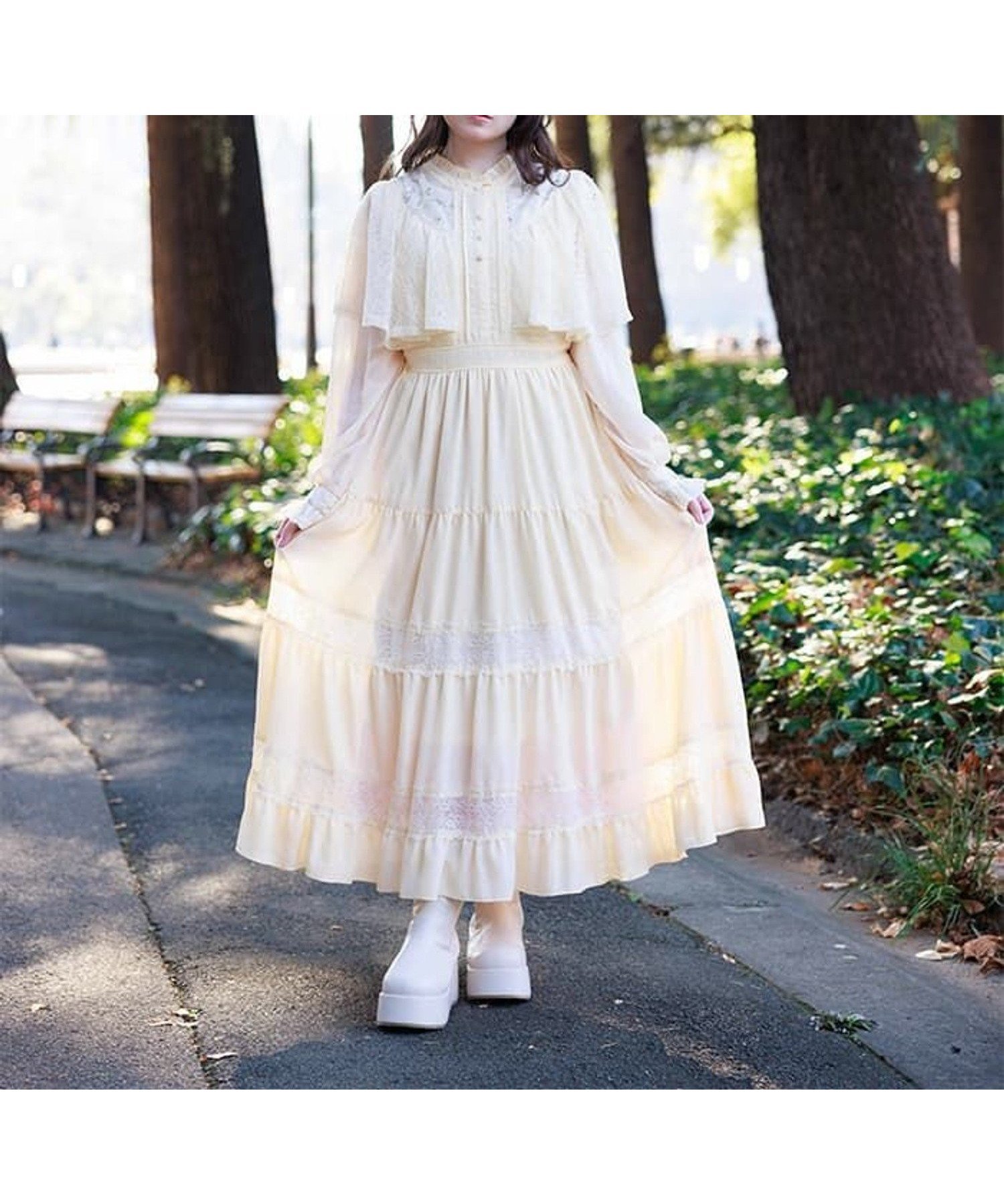 【アクシーズファム/axes femme】の刺繍チュール使ケープワンピース インテリア・キッズ・メンズ・レディースファッション・服の通販 founy(ファニー) ファッション Fashion レディースファッション Fashion for Women ワンピース Dresses おすすめ Recommended / Our Picks アクセサリー Fashion Accessories エアリー Airy Texture エレガント 上品 Elegant シフォン Chiffon, Lightweight Fabric チュール Tulip, Tulip Motif ティアード Tiered, Tiered Style レース Lace, Lace Fabric イエロー|ID: prp329100004807207 ipo3291000000034883851