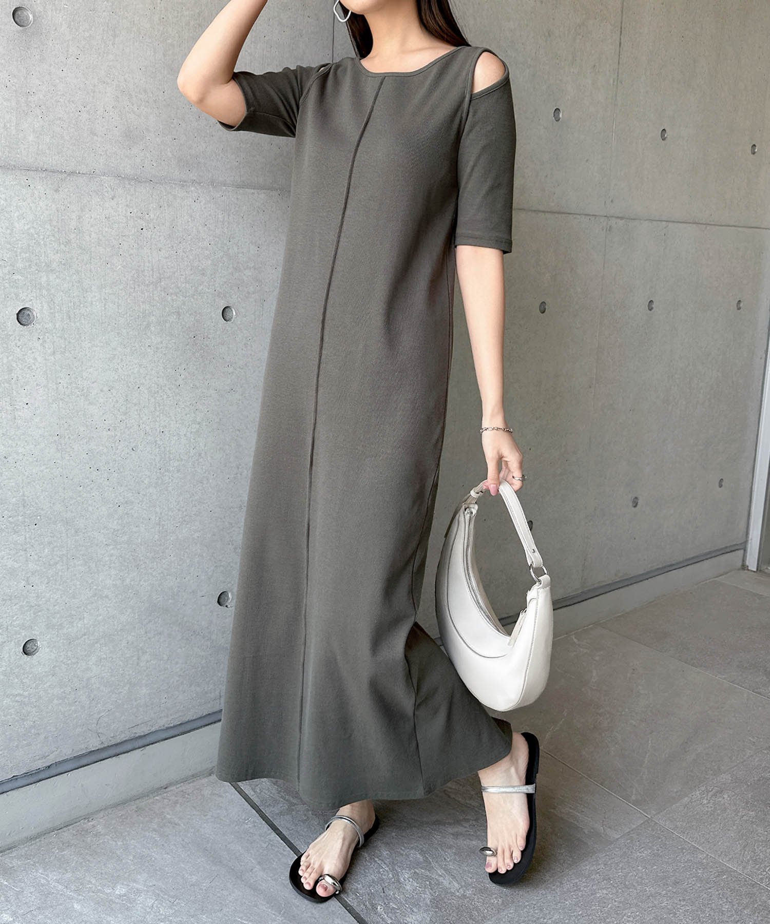 【アンドミー/andme】のテレコリブ 肩スリット 半袖 ロング ワンピース インテリア・キッズ・メンズ・レディースファッション・服の通販 founy(ファニー) ファッション Fashion レディースファッション Fashion for Women ワンピース Dresses スリット Slit, Slit Detail トレンド Trend, Trending Now 半袖 Short Sleeve, Half Sleeve ロング Long, Long-Length ワーク Workwear, Utility Style おすすめ Recommended / Our Picks チャコールグレー|ID: prp329100004807219 ipo3291000000034883959