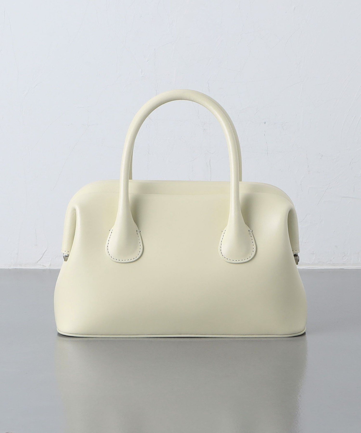 【ユナイテッドアローズ/UNITED ARROWS】のOSOI BOAT BROT バッグ インテリア・キッズ・メンズ・レディースファッション・服の通販 founy(ファニー) 　ファッション　Fashion　レディースファッション　Fashion for Women　バッグ　Bags　クラシック　Classic, Timeless Style　人気　Popular, Best Seller　フォルム　Silhouette, Form　ラップ　Wrap, Wrap Design　OFF WHITE|ID: prp329100004807235 ipo3291000000034884088