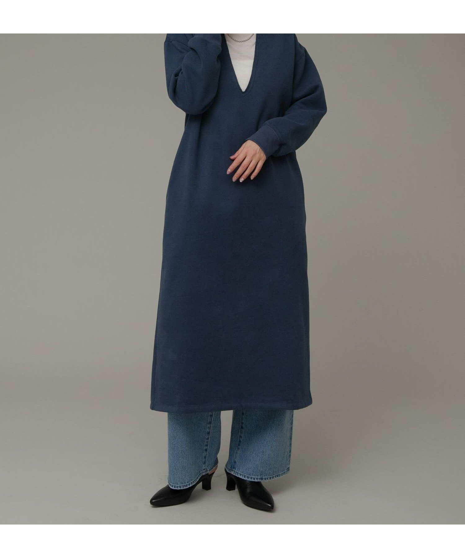 【サニーレーベル/Sonny Label / URBAN RESEARCH】のVネックスウェットワンピース インテリア・キッズ・メンズ・レディースファッション・服の通販 founy(ファニー) ファッション Fashion レディースファッション Fashion for Women ワンピース Dresses 2024年 2024 2024-2025秋冬・A/W Autumn/Winter 2024–25 AW24–25 冬 Winter / This Winter おすすめ Recommended / Our Picks インナー Innerwear シアー Sheer, See-Through シンプル Simple, Minimal スウェット / スエット Sweatshirt, Sweatwear タートルネック Turtleneck, High Neck ポケット Pocket, Pocket Detail ロング Long, Long-Length A/W・秋冬 Autumn/Winter ネイビー|ID: prp329100004807253 ipo3291000000034884187