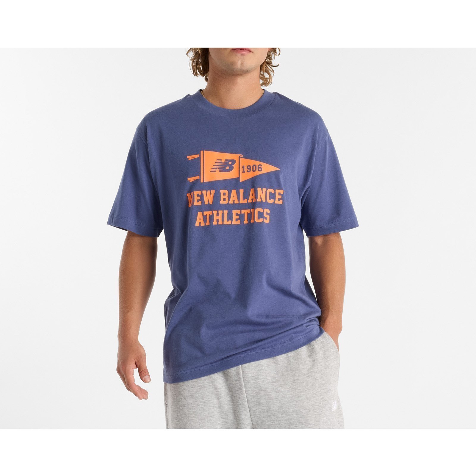 【ニューバランス/new balance】のVarsity ペナントショートスリーブTシャツ インテリア・キッズ・メンズ・レディースファッション・服の通販 founy(ファニー) ファッション Fashion レディースファッション Fashion for Women トップス・カットソー Cut & Sew Tops シャツ・ブラウス・オフィスカジュアル Elegant Blouses & Button-Ups ロングTシャツ・Tシャツ Longline T-Shirts & Tees ショート Short, Short Length スリーブ Sleeve, Long Sleeve / Short Sleeve バランス Balance, Style Balance DREドリームステート|ID: prp329100004807260 ipo3291000000034884241