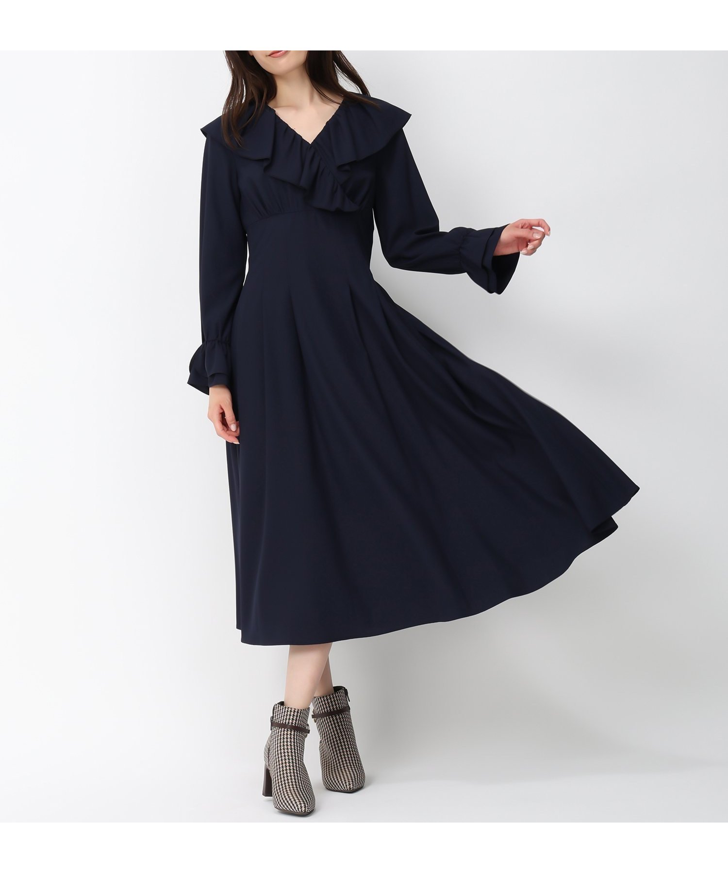 【ミッシュマッシュ/MISCH MASCH】の【2024秋冬新作】カシュクールラッフルワンピース/MM447413 インテリア・キッズ・メンズ・レディースファッション・服の通販 founy(ファニー) ファッション Fashion レディースファッション Fashion for Women ワンピース Dresses 2024年 2024 2024-2025秋冬・A/W Autumn/Winter 2024–25 AW24–25 フェミニン Feminine, Girly フレア Flare, Flared A/W・秋冬 Autumn/Winter ネイビー|ID: prp329100004807274 ipo3291000000034884310