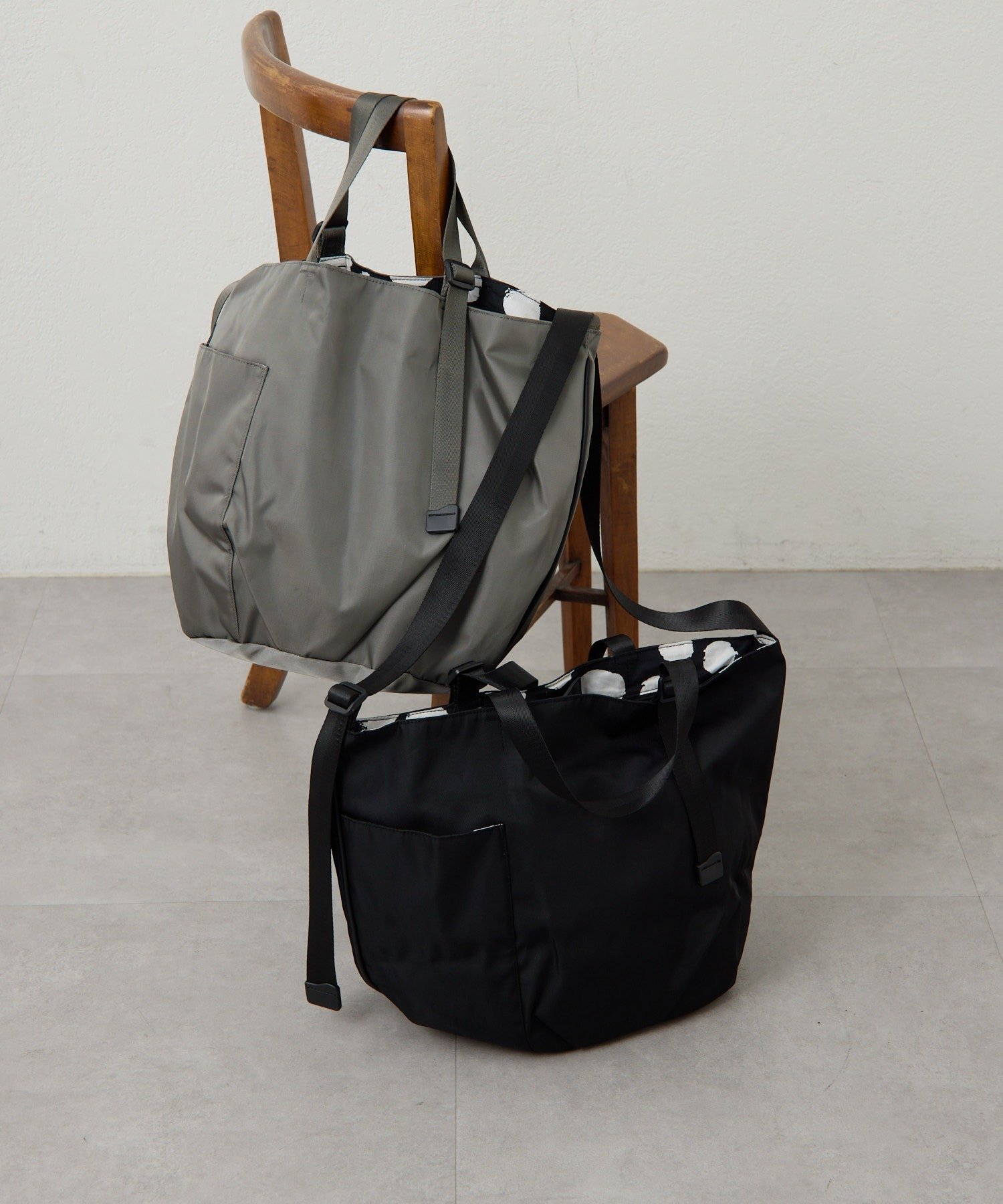 【イア パピヨネ/ear PAPILLONNER】の《A4サイズ対応》アジャスタートートバッグ インテリア・キッズ・メンズ・レディースファッション・服の通販 founy(ファニー) ファッション Fashion レディースファッション Fashion for Women バッグ Bags おすすめ Recommended / Our Picks ショルダー Shoulder, Shoulder Strap ドット Polka Dot, Dot Pattern ポケット Pocket, Pocket Detail マグネット Magnet, Magnetic Closure ビジネス 仕事 通勤 Business / Work / Commuting グレー|ID: prp329100004807294 ipo3291000000034884481