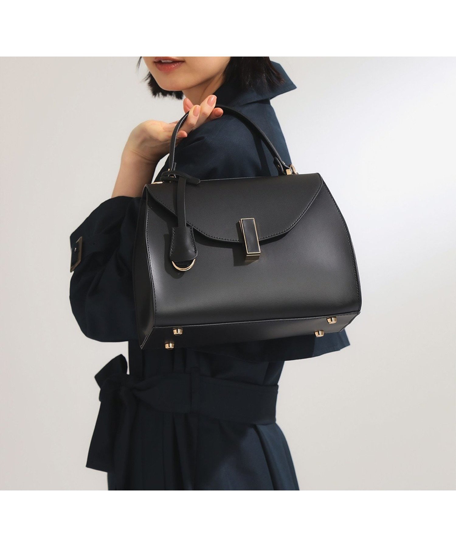 【デミルクス ビームス/Demi-Luxe BEAMS】の【ビームスの百名品】【別注】GIANNI NOTARO / フラップ ハンドバッグ ビームスセレモニー2026 インテリア・キッズ・メンズ・レディースファッション・服の通販 founy(ファニー) ファッション Fashion レディースファッション Fashion for Women イタリア Italy クラシカル Classical, Vintage-Inspired コレクション Collection, Seasonal Line コンパクト Compact, Small Size シンプル Simple, Minimal トレンド Trend, Trending Now フラップ Flap, Flap Pocket 別注 Limited Edition, Custom Order エレガント 上品 Elegant 別注NERO|ID: prp329100004807320 ipo3291000000034884663