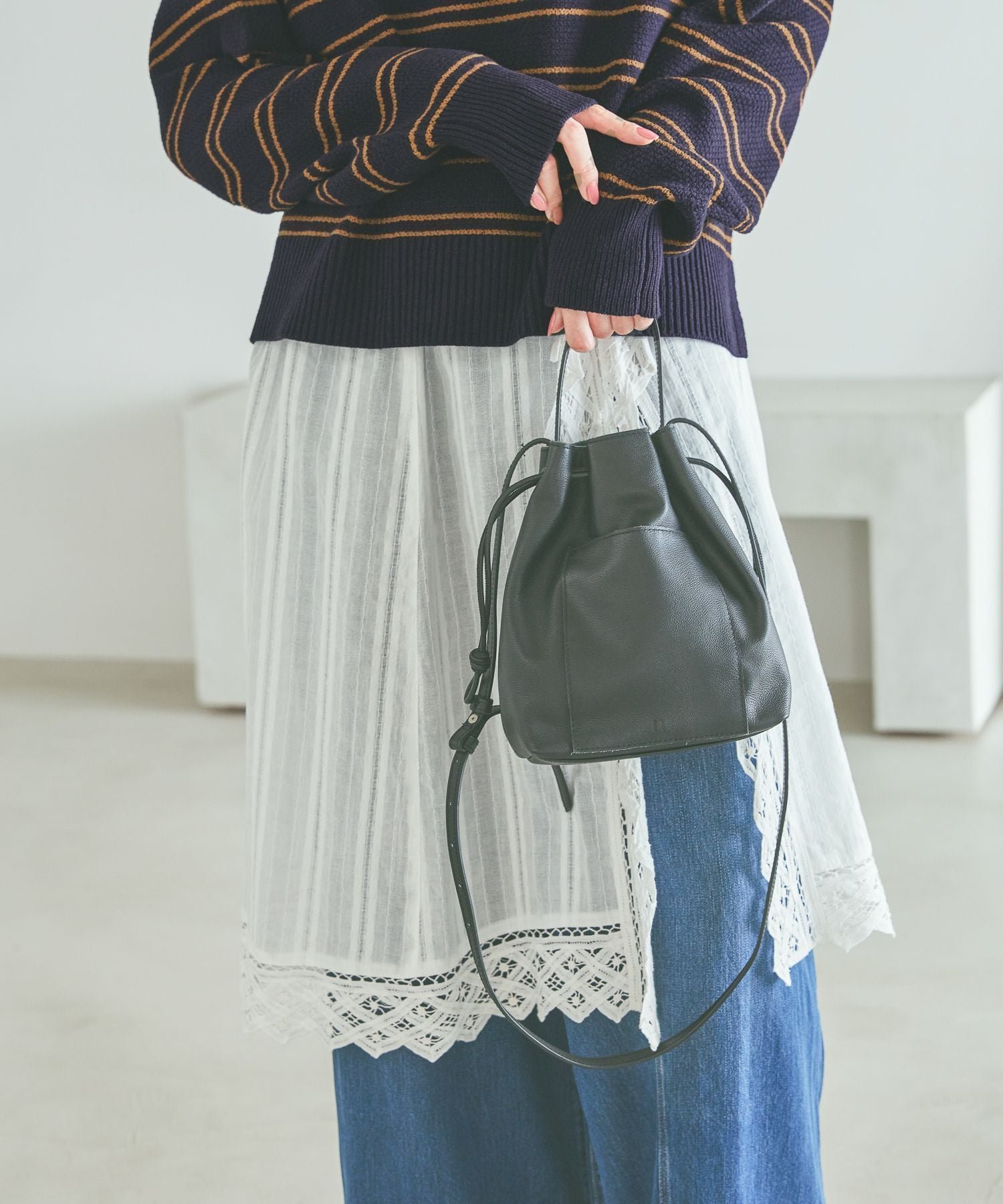 【ニコアンド/niko and】のオリジナルレザー2WAY巾着バッグ インテリア・キッズ・メンズ・レディースファッション・服の通販 founy(ファニー) ファッション Fashion レディースファッション Fashion for Women バッグ Bags アクセサリー Fashion Accessories コンパクト Compact, Small Size 巾着 Drawstring Bag, Kinchaku シンプル Simple, Minimal 財布 Wallet, Purse トレンド Trend, Trending Now ハンカチ Handkerchief, Hanky ベーシック Basic, Essential ポケット Pocket, Pocket Detail リアル Real, Realistic リラックス Relax, Relaxed Fit おすすめ Recommended / Our Picks エレガント 上品 Elegant ブラック|ID: prp329100004807329 ipo3291000000034884726